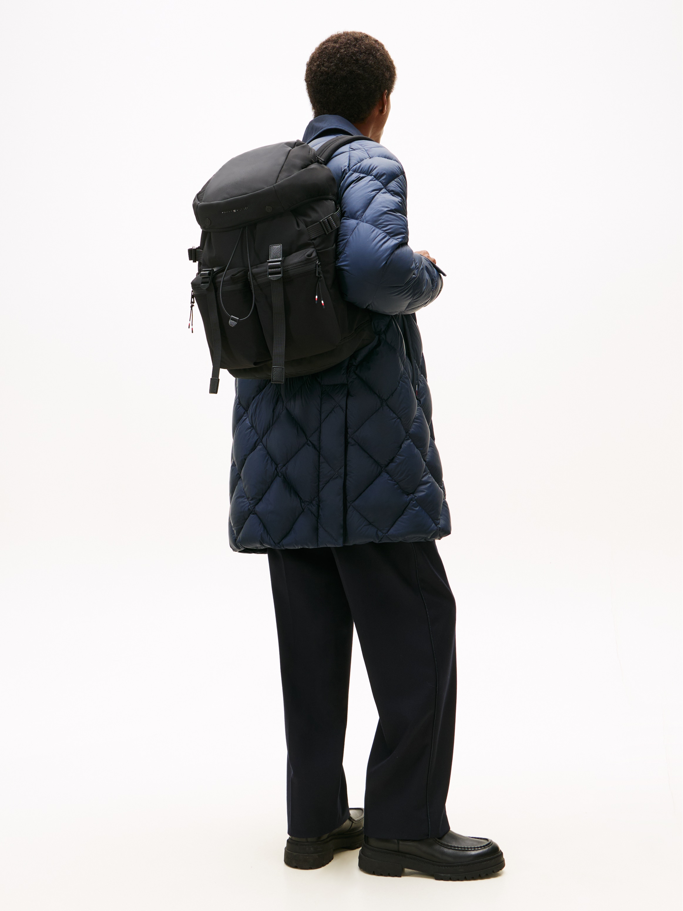 Tommy Hilfiger Freizeitrucksack »TH TRAVEL FLAP BACKPACK« , Unisex Reiserucksack, Travel-Rucksack mit gepolsterten Tragegurten