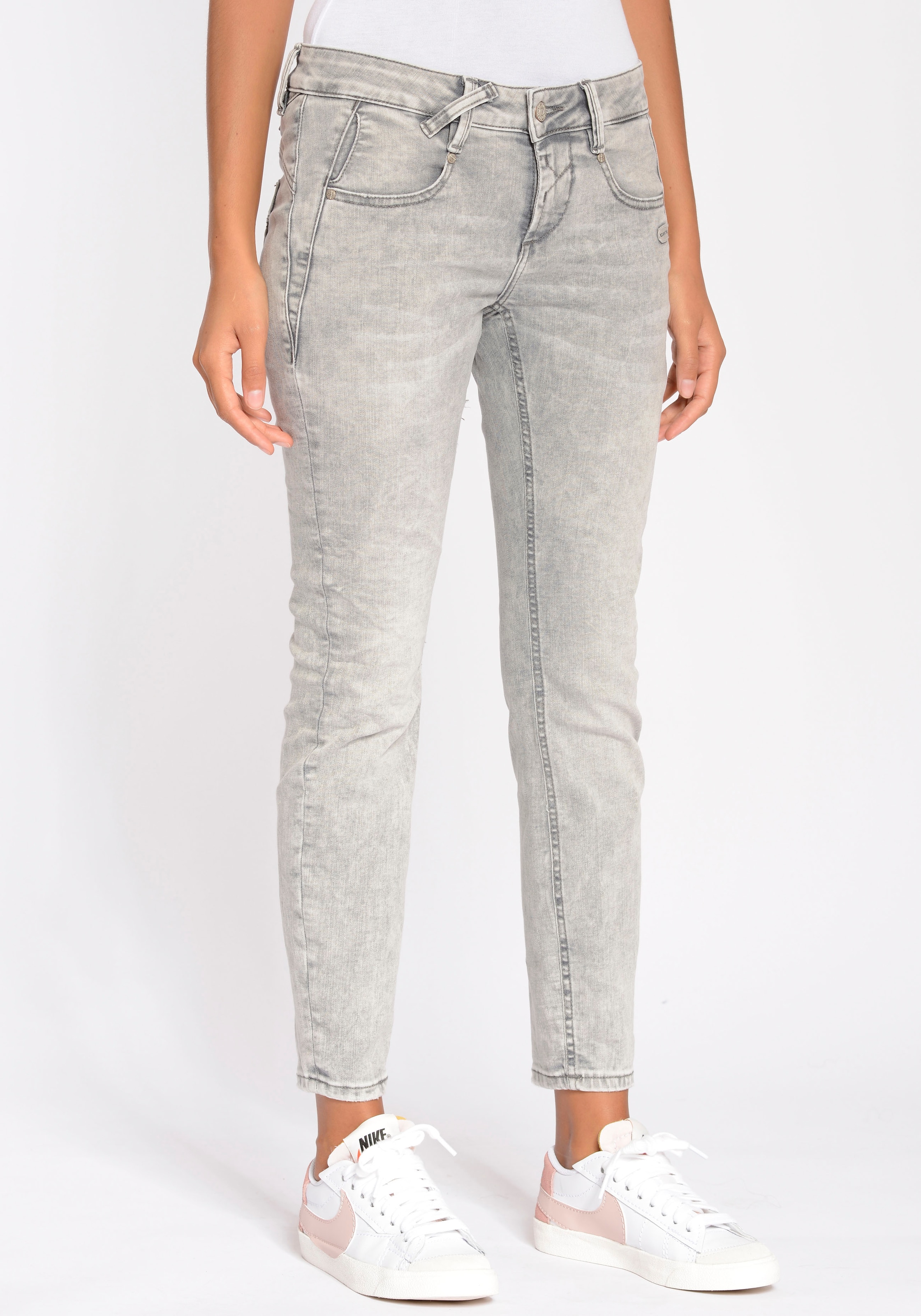 GANG Skinny-fit-Jeans »94NELE X-CROPPED«, mit seitlichen Dreieckseinsätzen für eine tolle Silhouette