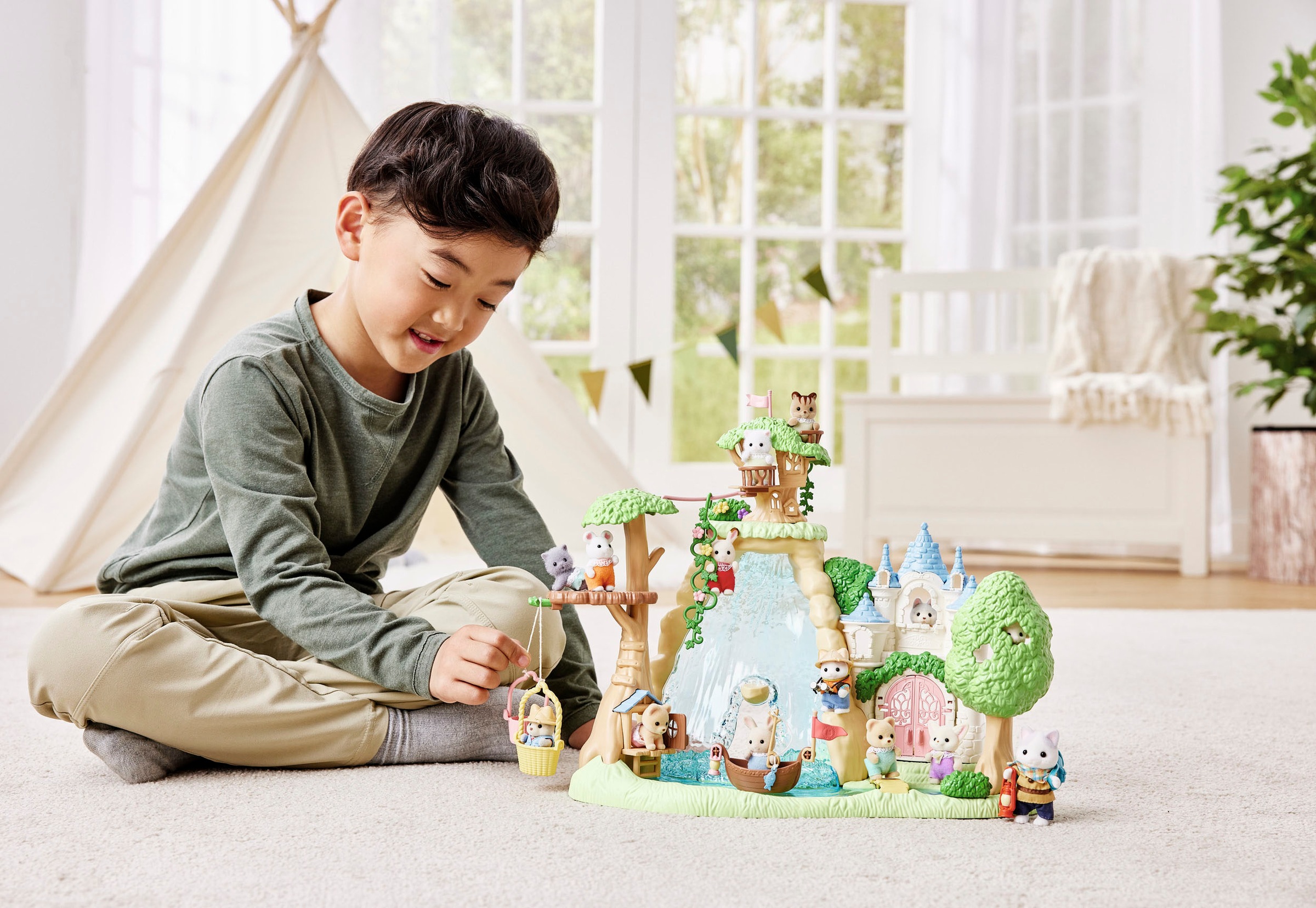 Sylvanian Families Spielfigur »Abenteuer Entdecker Set mit zwei Figuren (5763)«