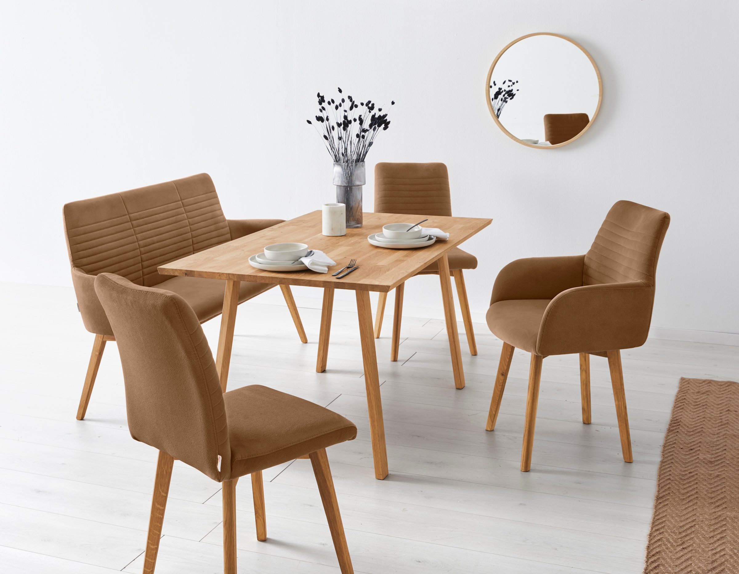 OTTO products Esszimmerstuhl »Alessja«, (Set), 2 St., Microfaser, Bezug aus Microfaser, Gestell aus Eiche Massivholz