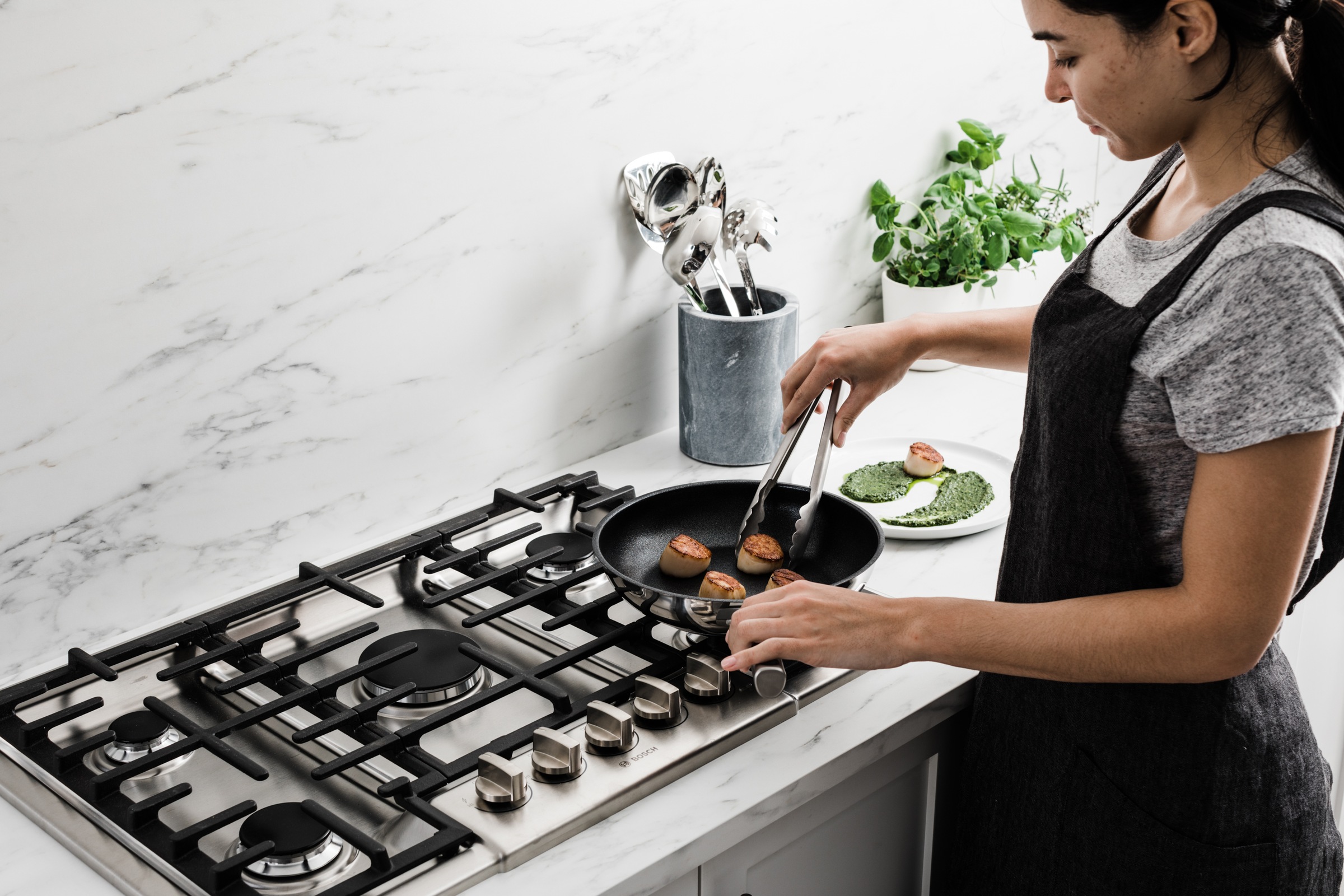 NINJA Bratpfanne »Ninja ZEROSTICK Edelstahl-Pfanne C600DE«, Edelstahl, (1 tlg.), Edelstahl mit Aluminiumbeschichtung für Braten bei hohen Temperaturen