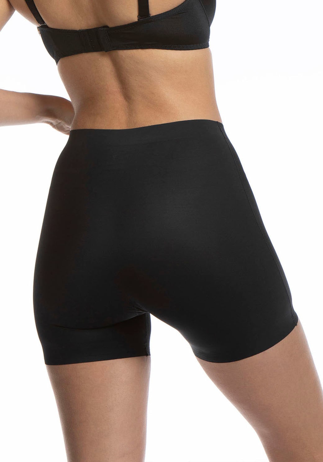 MAGIC Bodyfashion Shapinghose »Maxi Short«, feste Formung des unteren Bauches, der Hüften und der Oberschenkel
