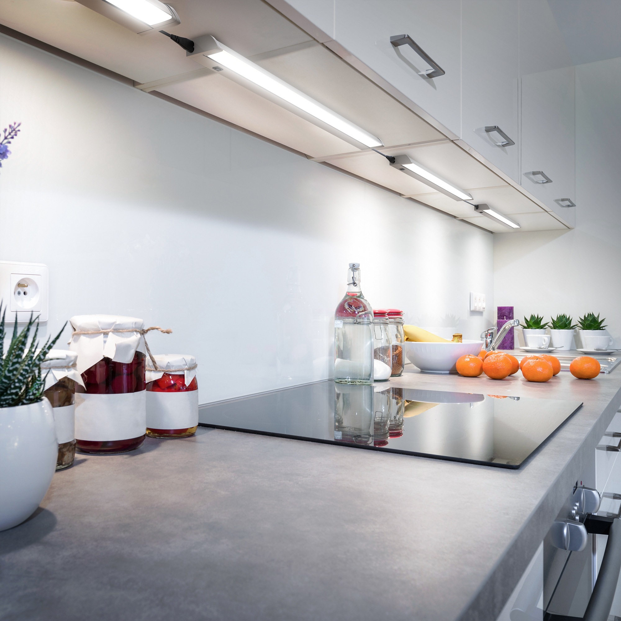 B.K.Licht Lichtleiste, 1 flammig, Leuchtmittel LED-Board | LED fest integriert, Unterbaulampe, Schrank-Lampe, schwenkbar, Küchenleiste, silber, 8W