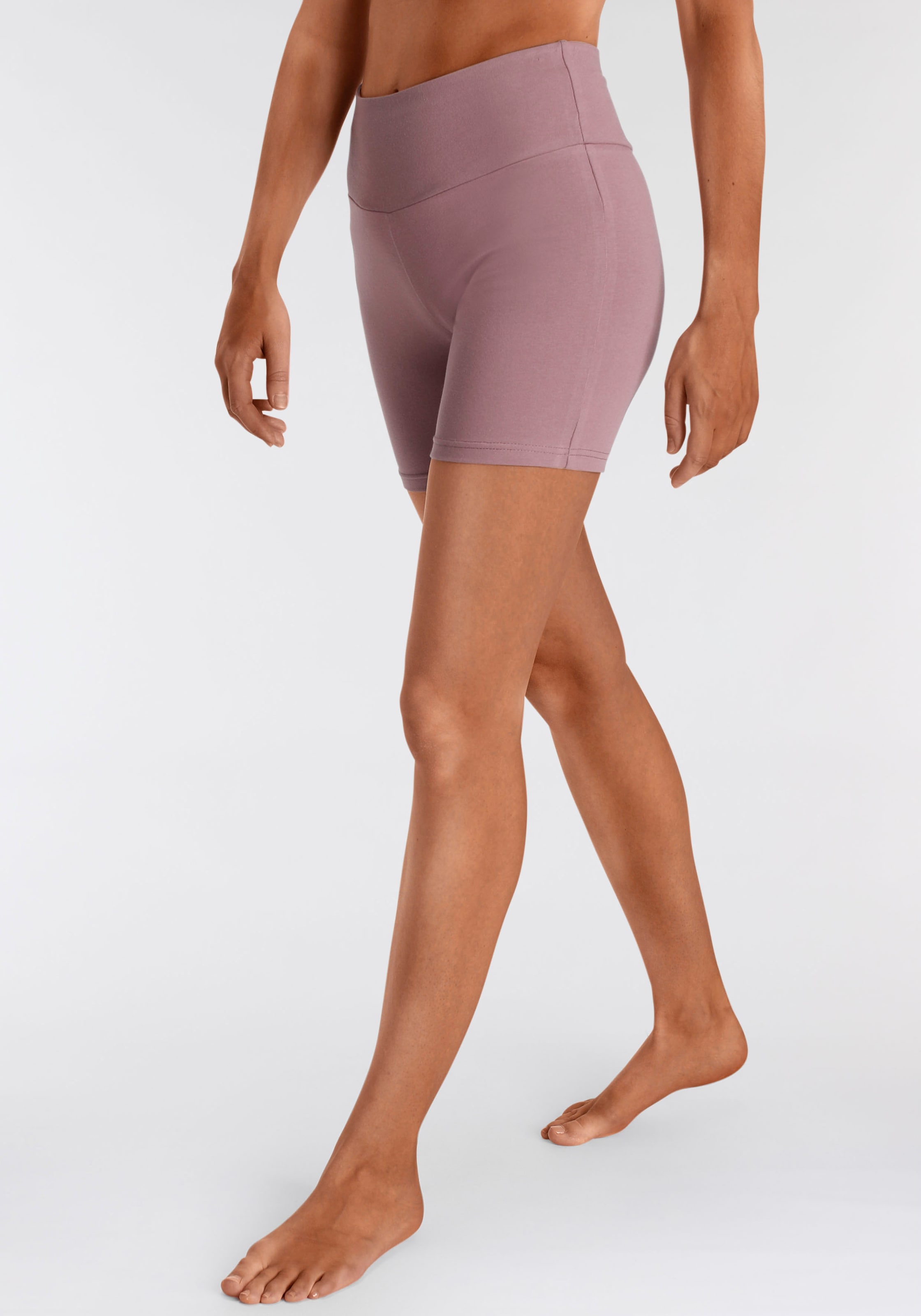 LASCANA Shorts, mit breitem Bündchen und Logodruck