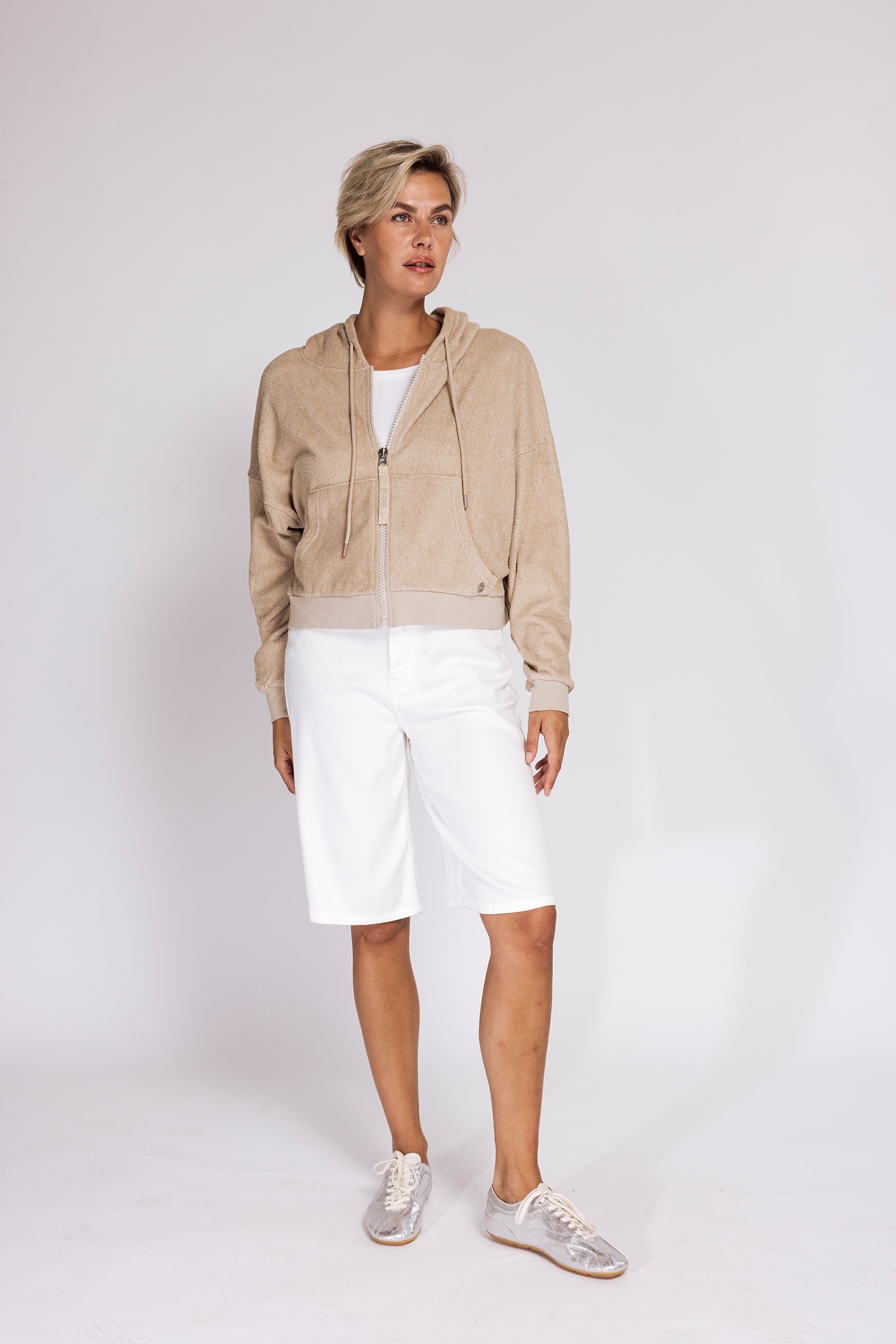 Zhrill Sweatblazer »RATANA« lässiger Look, hüftlange Schnittform, mit Kängurutasche