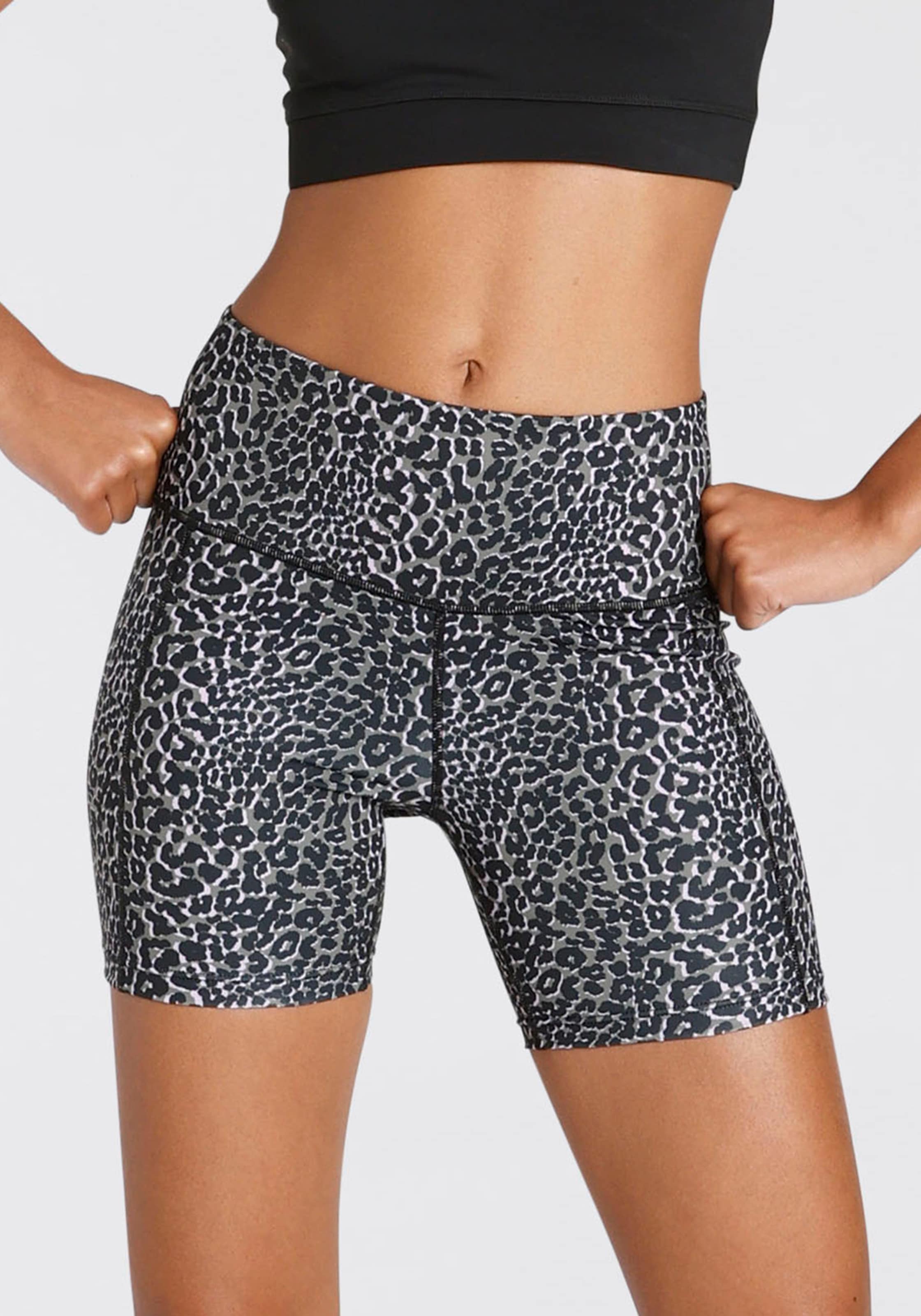 LASCANA ACTIVE Shorts, Radlerhose in Leo-Optik