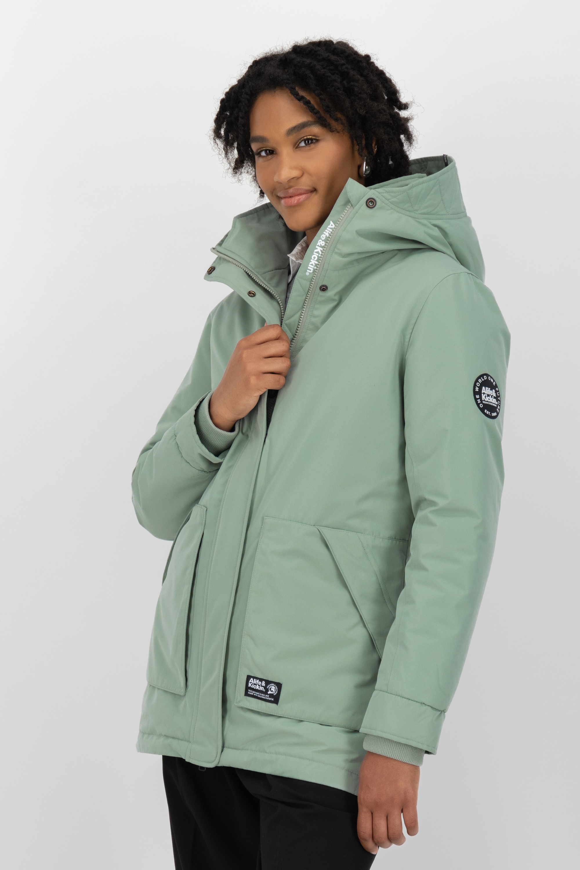 Alife & Kickin Winterjacke »Damen FloraAK A«, mit Kapuze, Gefütterte Winterjacke mit kuscheligem Innenfell und großer Kapuze