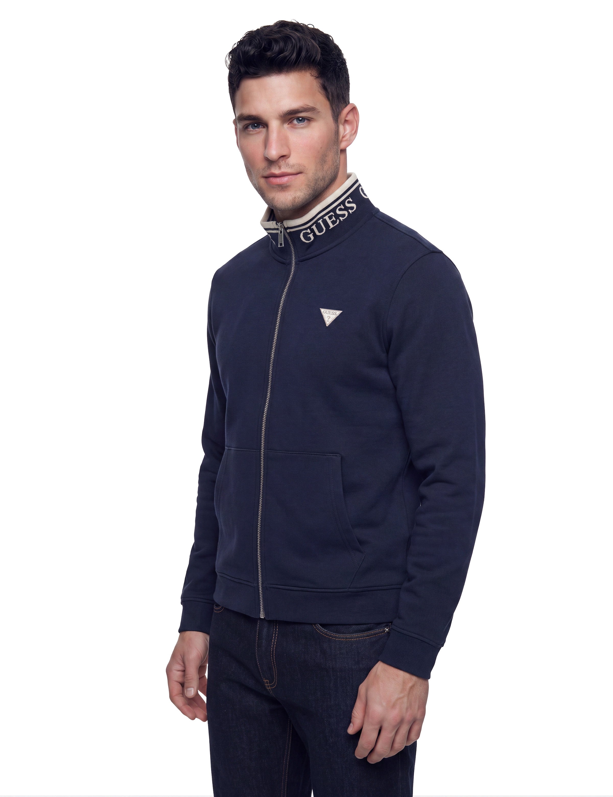 Guess Sweatjacke »FULL ZIP-UP TRUCKER« Stehkragen mit GUESS-Schriftzug, Kängurutasche