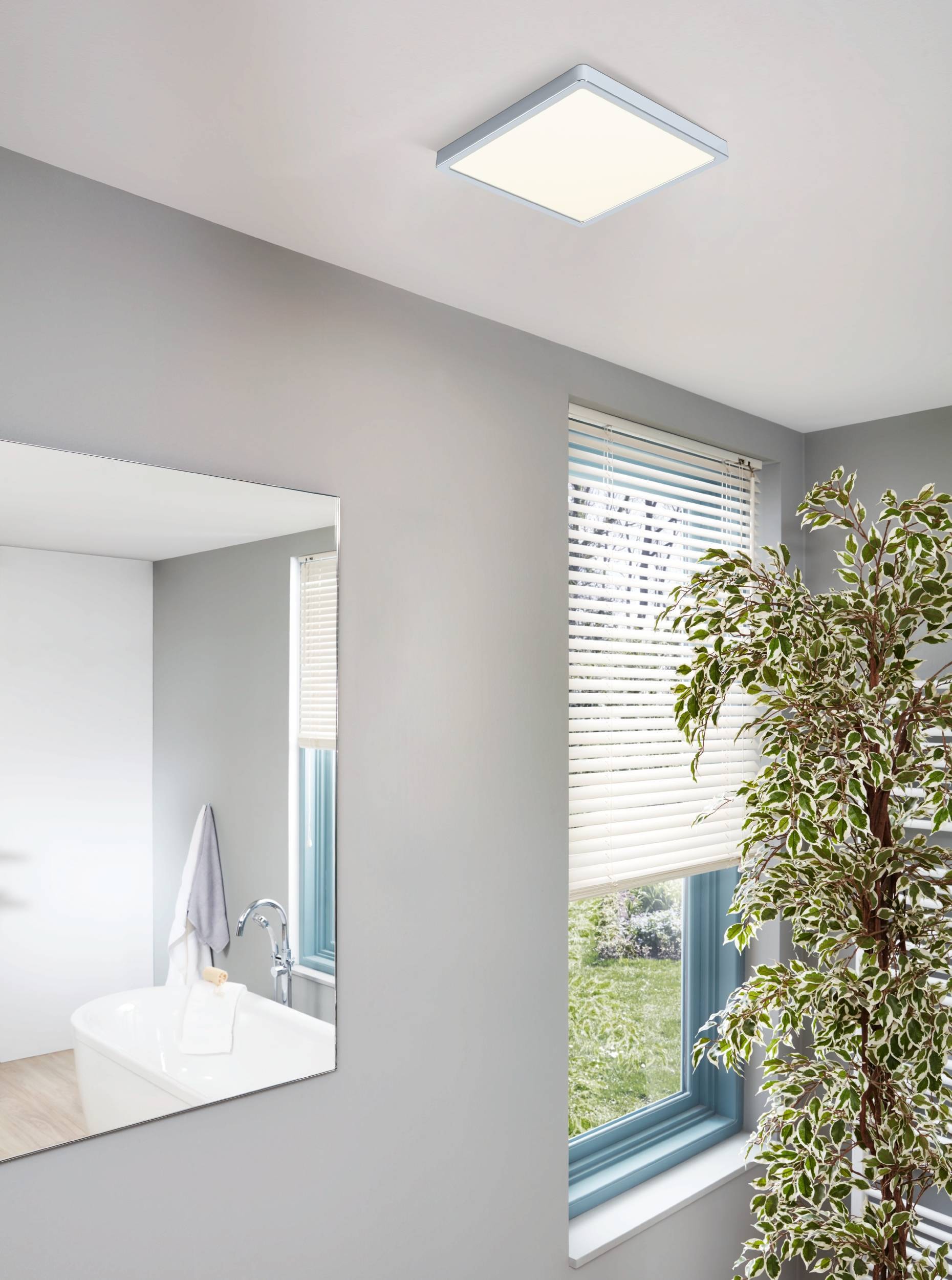 EGLO Aufbauleuchte »Fueva 5 Deckenlampe, Badlampe, Stahl und Kunststoff, chrom, weiß, IP44« LED-Modul 1 Stk. Warmweiß