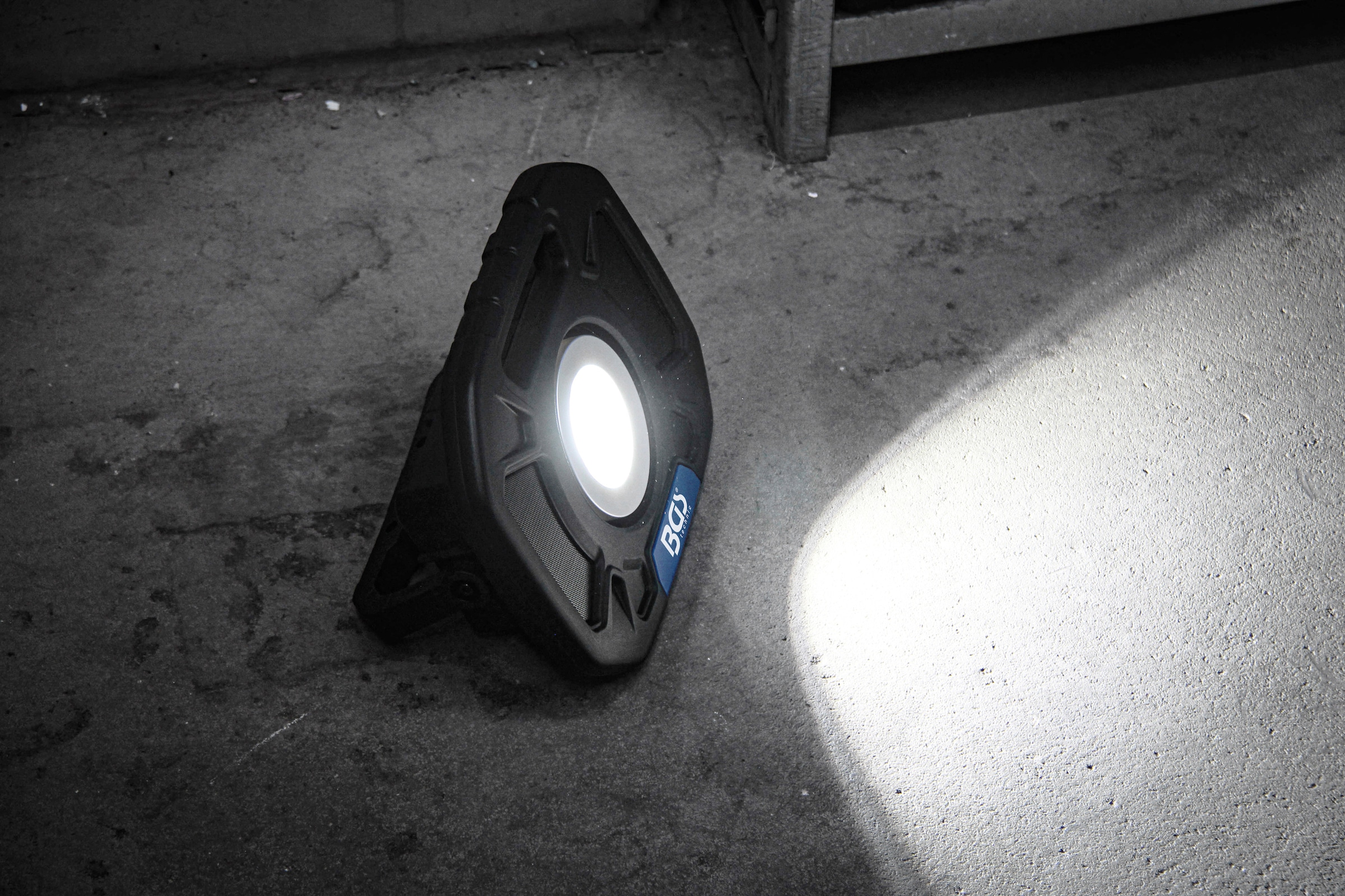 online 40 kaufen »COB-LED-Arbeits-Strahler«, Arbeitsleuchte BGS W, mit Lautsprechern integrierten