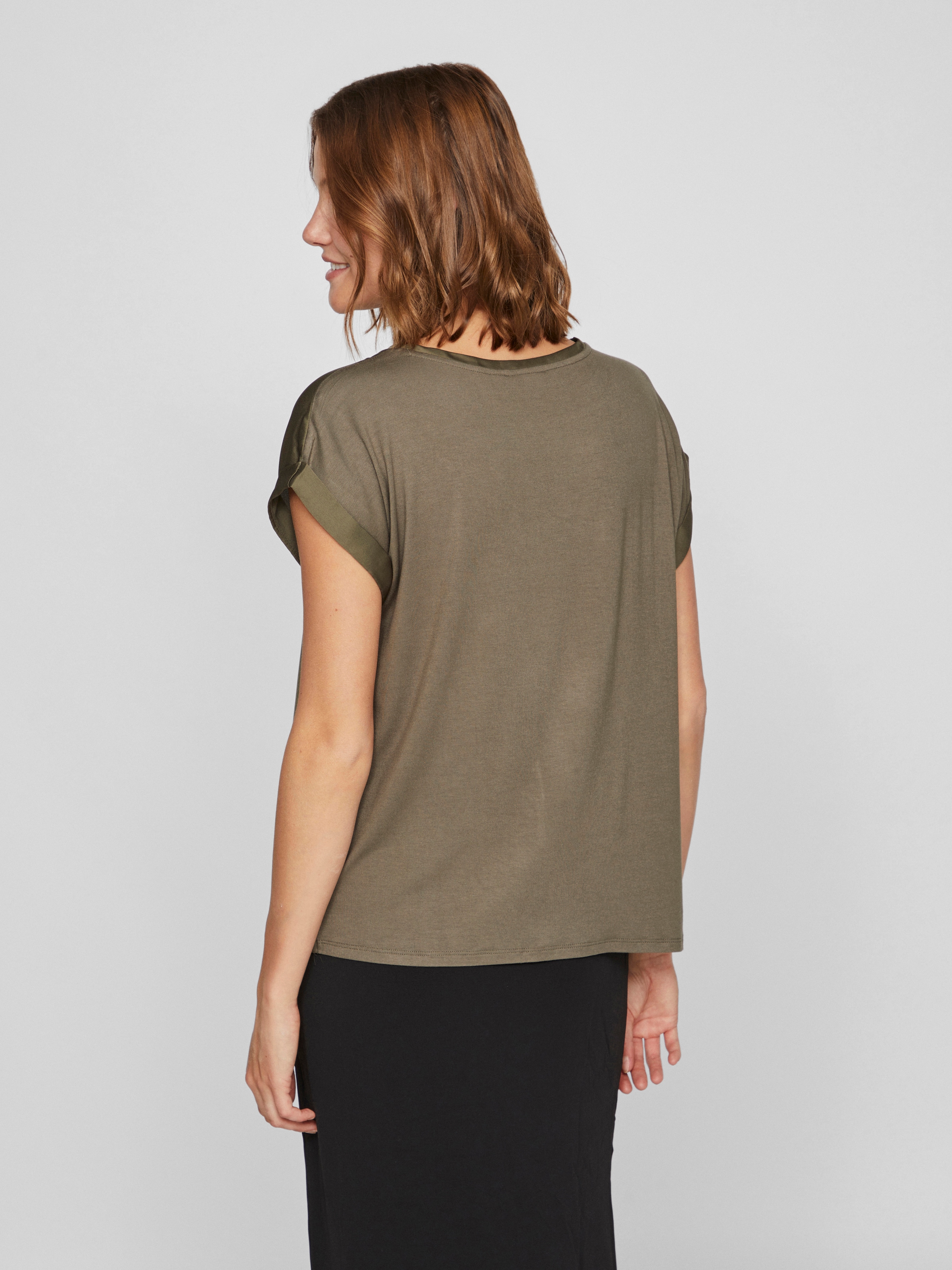 Vila Kurzarmshirt »VIELLETTE S/S SATIN TOP - NOOS«, Satin Optik