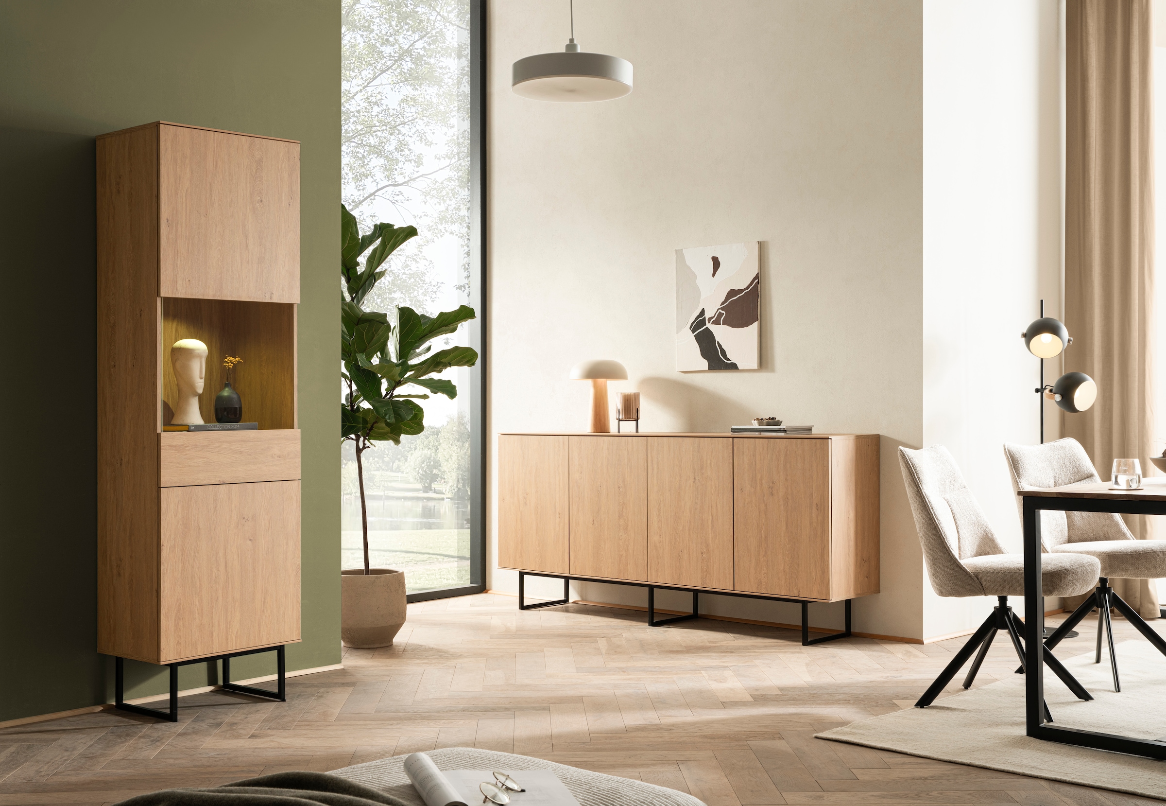 Home affaire Vitrine »Lund, moderner Hochschrank, Glasvitrine mit Kufengestell aus Metall«, optisch dünner Oberboden, hochwertige Optik, ausreichend Stauraum