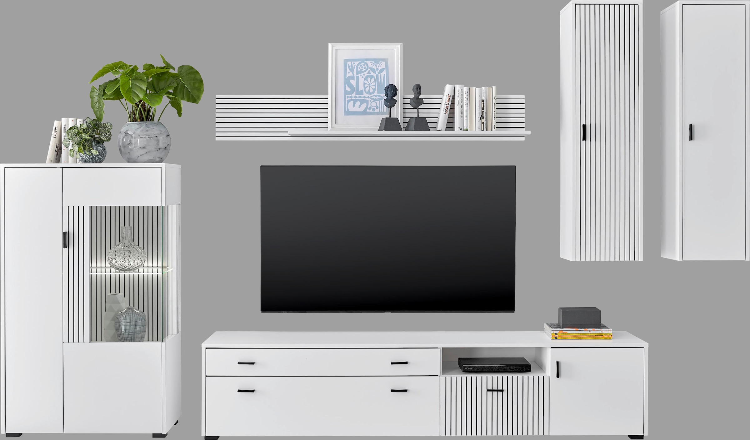 INOSIGN Wohnwand »HUDSON«, (Set, 5 St.), mit moderner Rillenoptik, Griffe aus Metall (Schwarz), Breite 328 cm