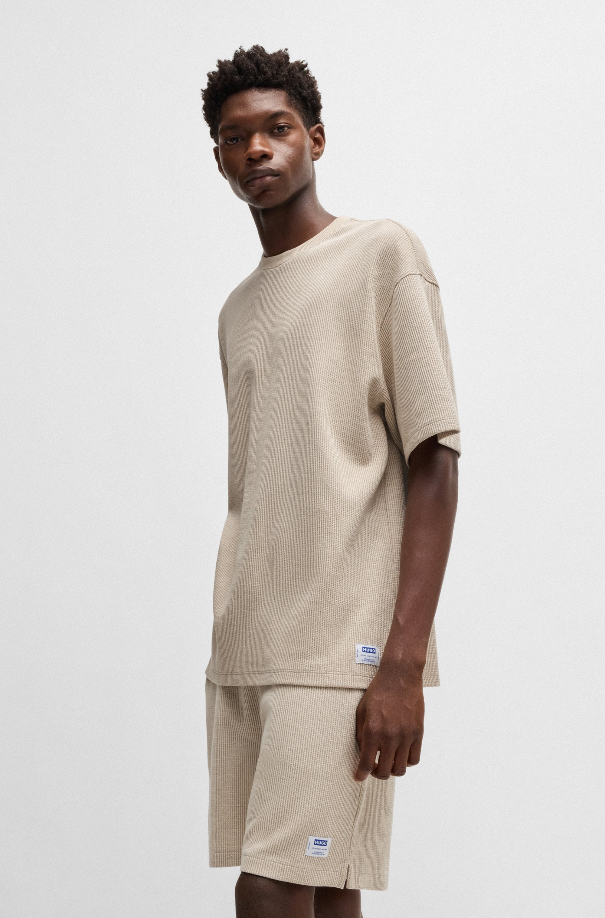 HUGO T-Shirt »Nuwaffle« Rundhalsausschnitt, Regular Fit, dezentes Waffelmuster