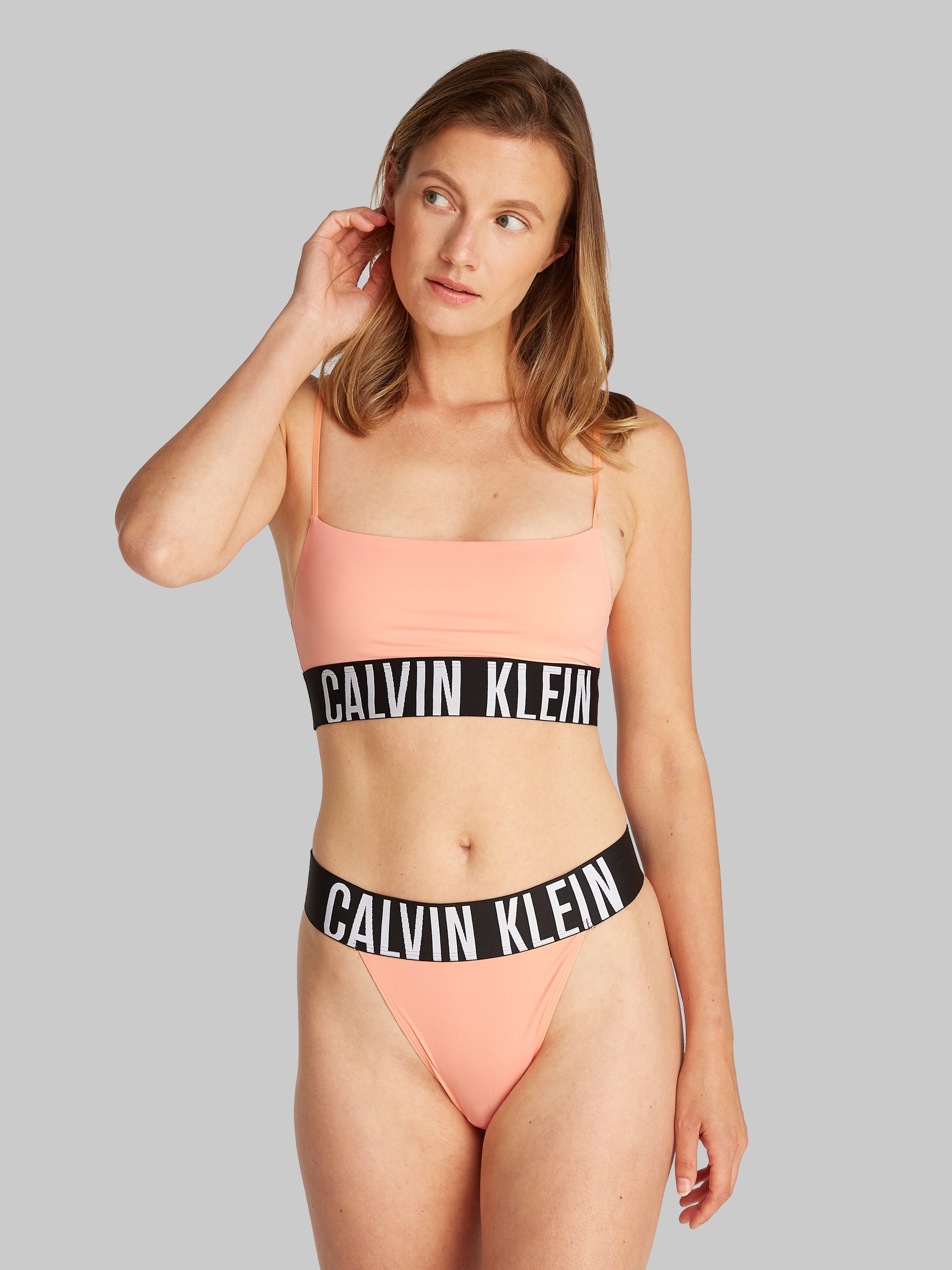 Calvin Klein Underwear String »HIGH LEG THONG«, mit großem Logo
