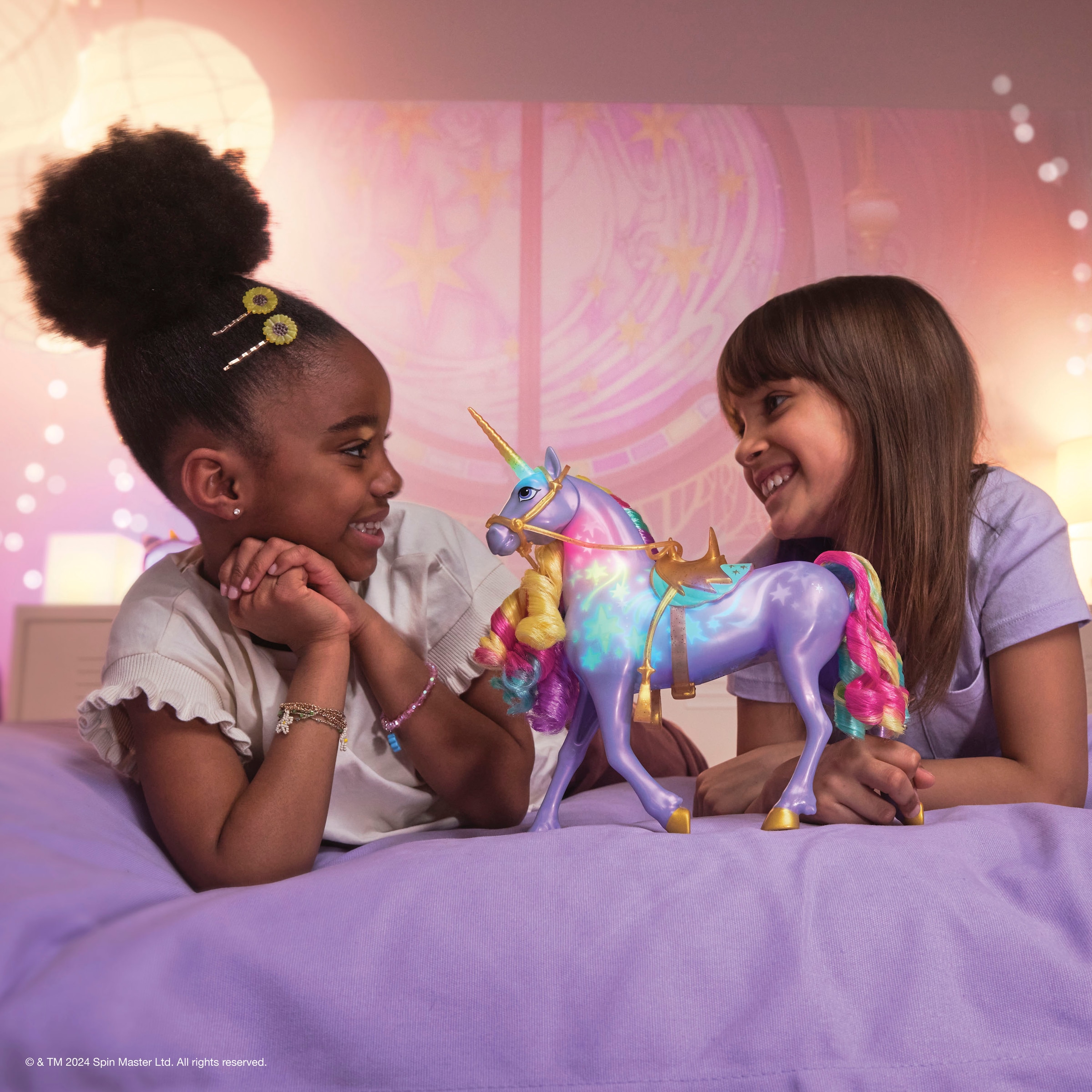 Spin Master Anziehpuppe »Unicorn Academy - Interactive Rainbow Light-Up Wildstar«, mit Leuchteffekt