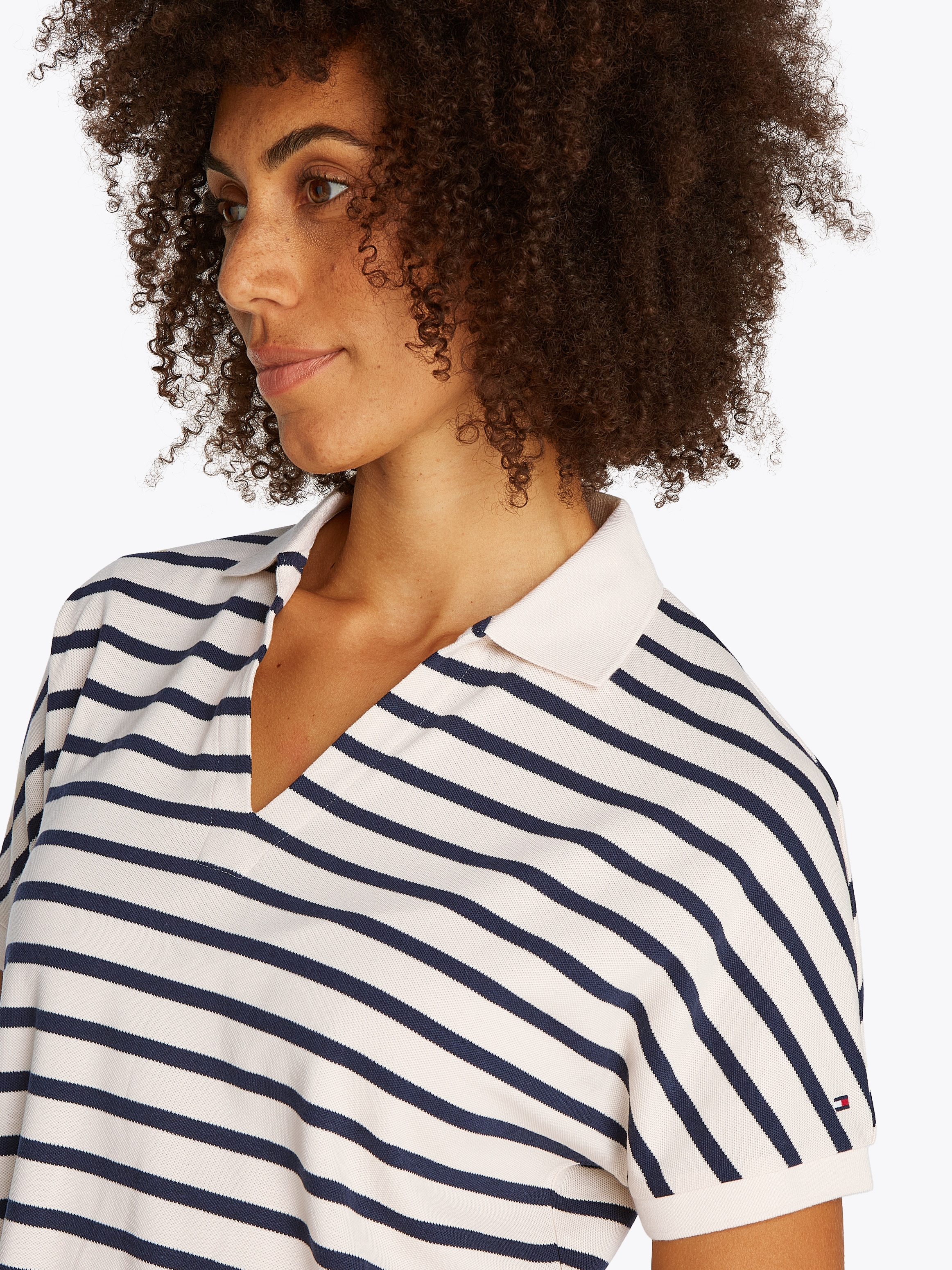 Tommy Hilfiger Poloshirt »LYOCELL OPEN-NK RELAXED POLO SS«, mit Streifenmuster, mit Seitenschlitzen