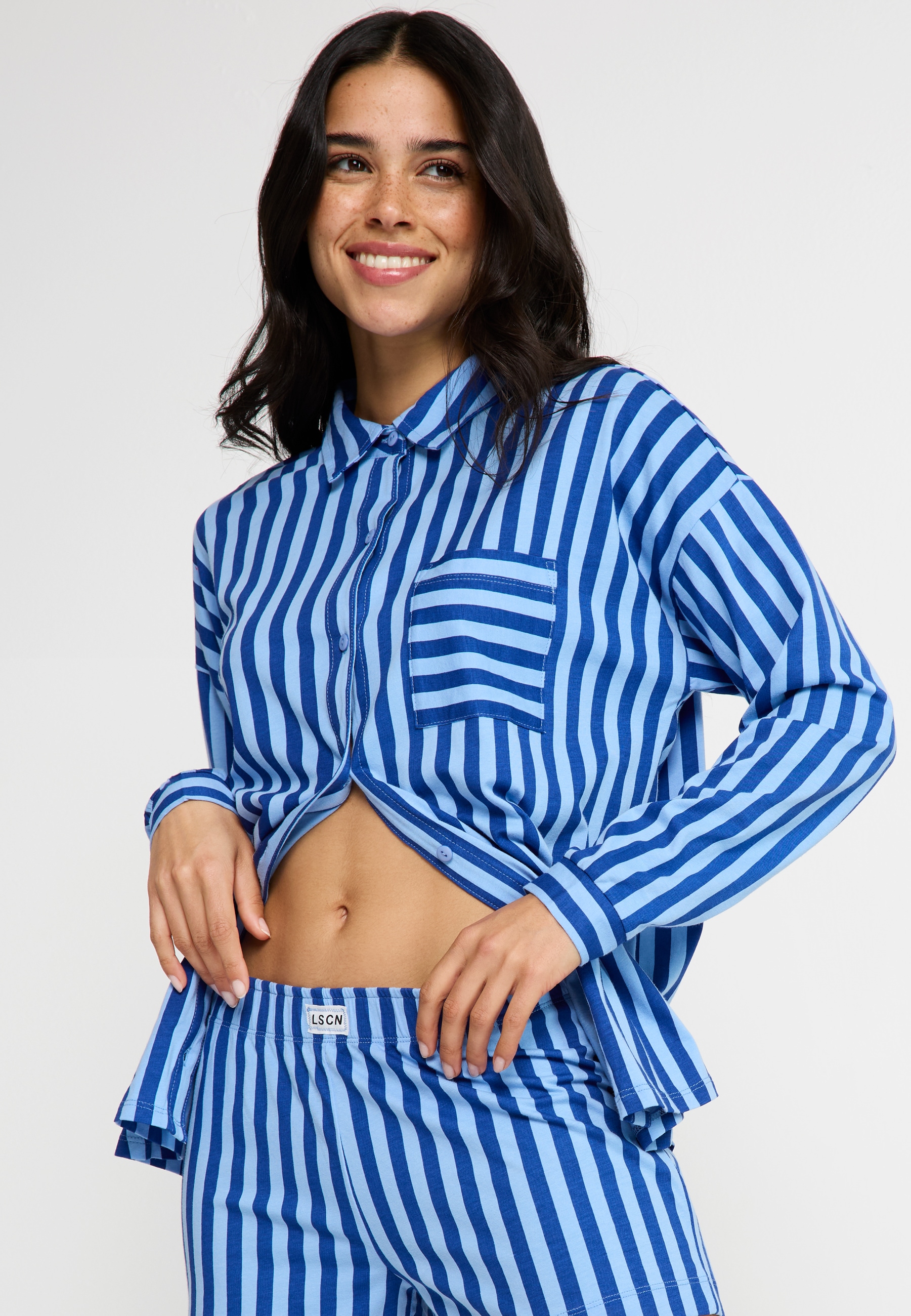 LSCN by LASCANA Shorty, (2 tlg.), mit schönem Streifenprint