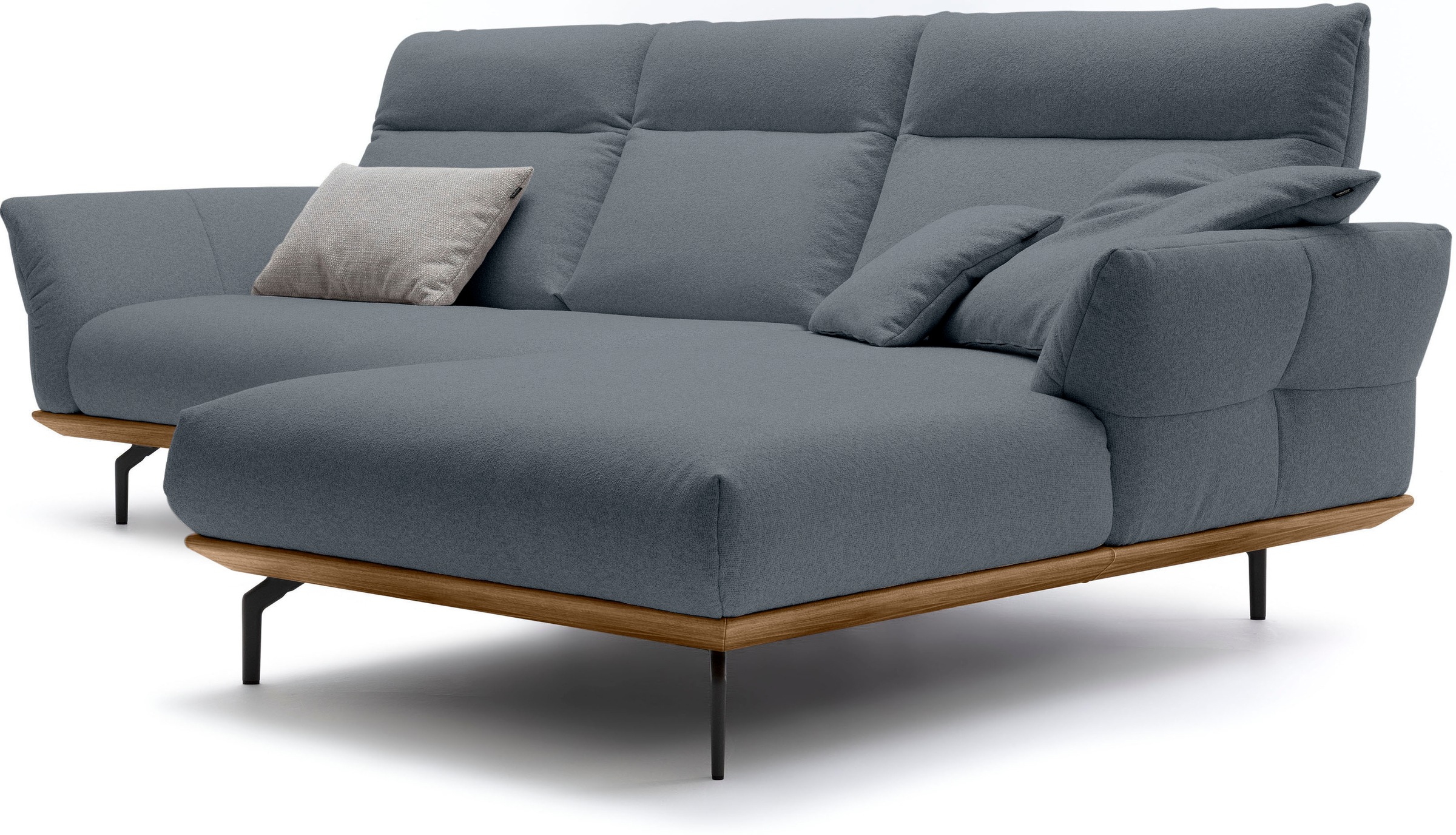 Creation BY ROLF BENZ Ecksofa »CR.460«, Sockel in Nussbaum, Winkelfüße in Umbragrau, Breite 298 cm