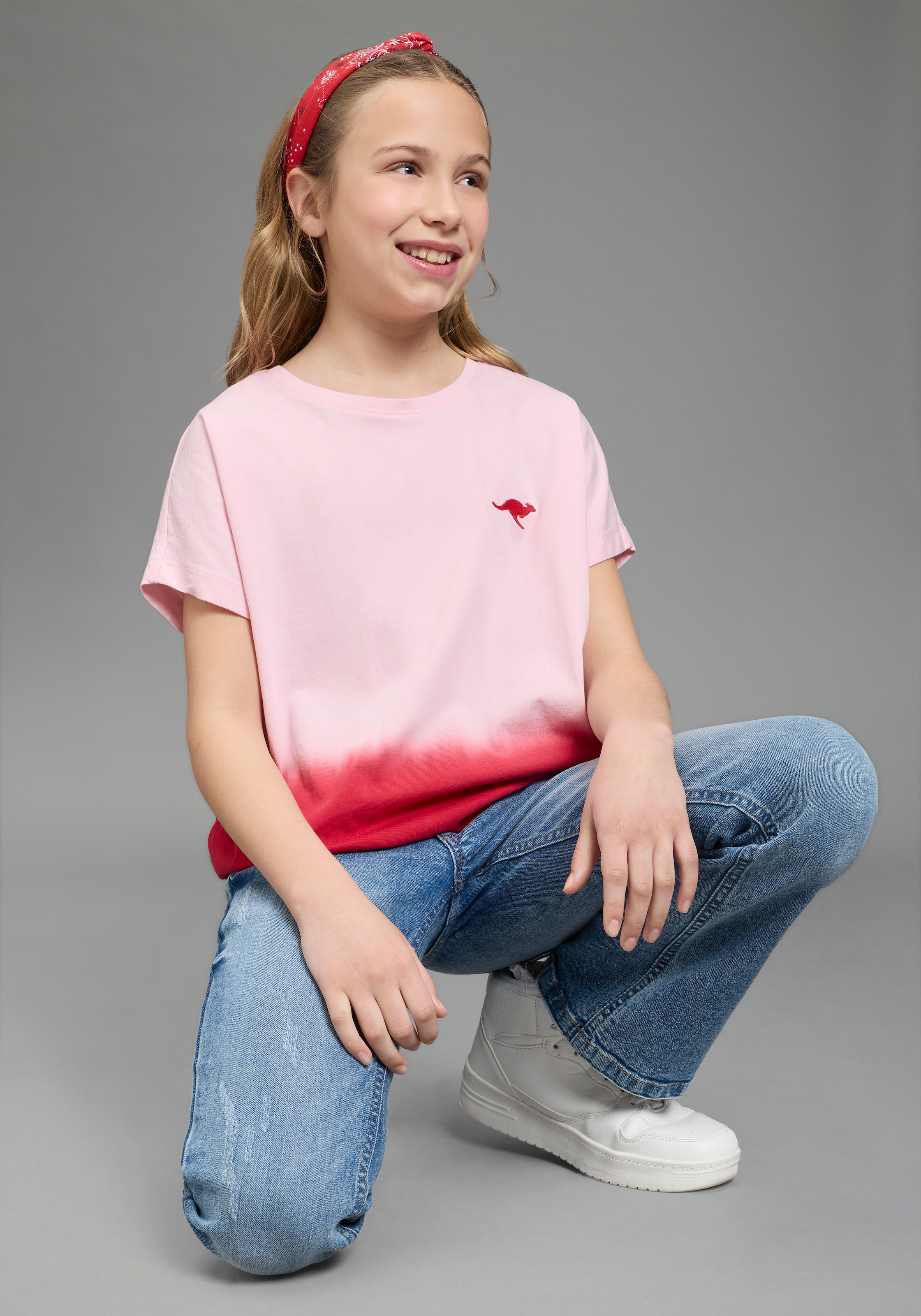 KangaROOS T-Shirt »mit Farbverlauf und Logodruck« Kurzarm,  weite Fledermausärmel,  modisches Batikmuster