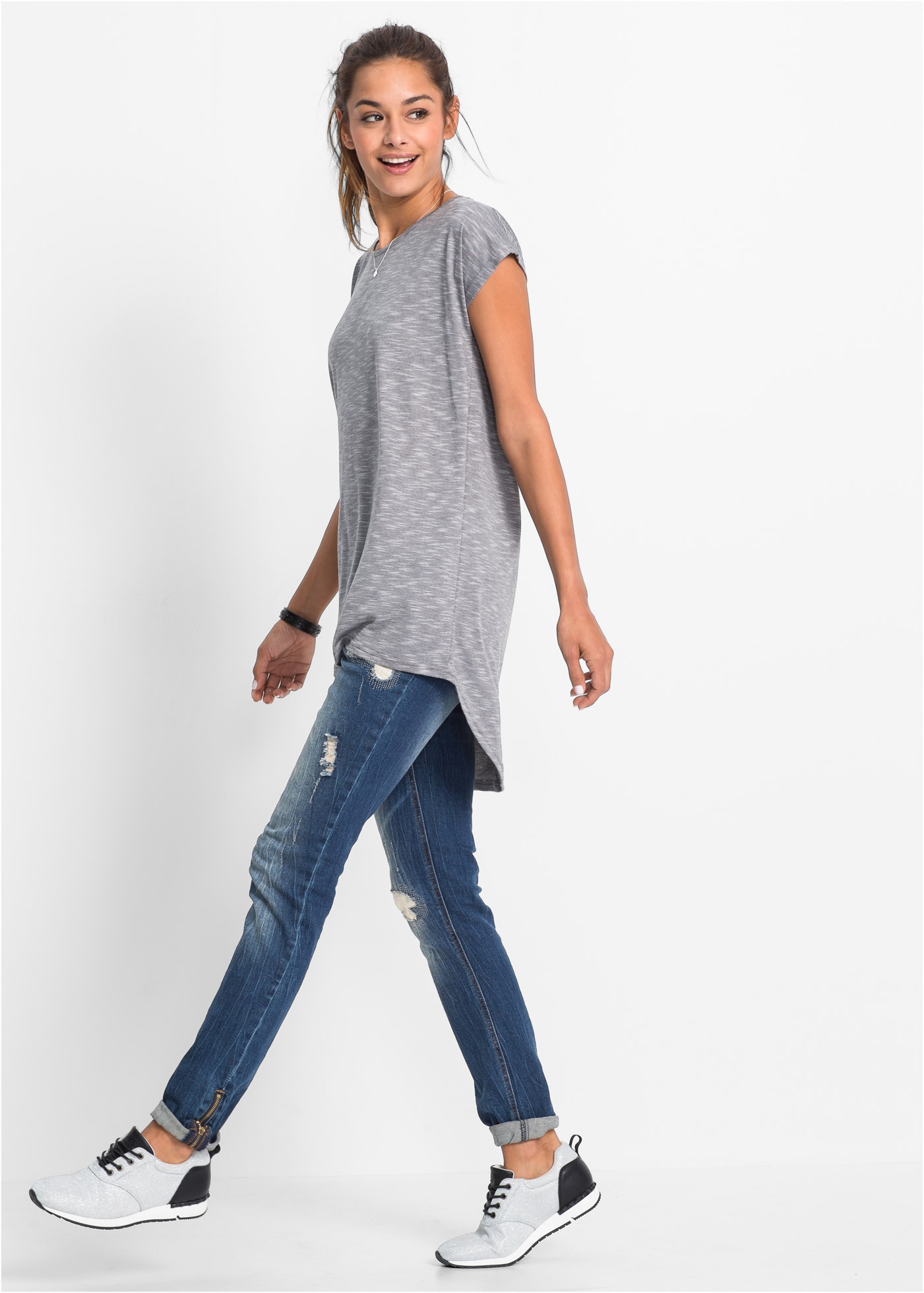 bonprix Longshirt »Longshirt aus Viskose-Mischung« lässige Passform, längeres Rückenteil, abgerundeter Saum