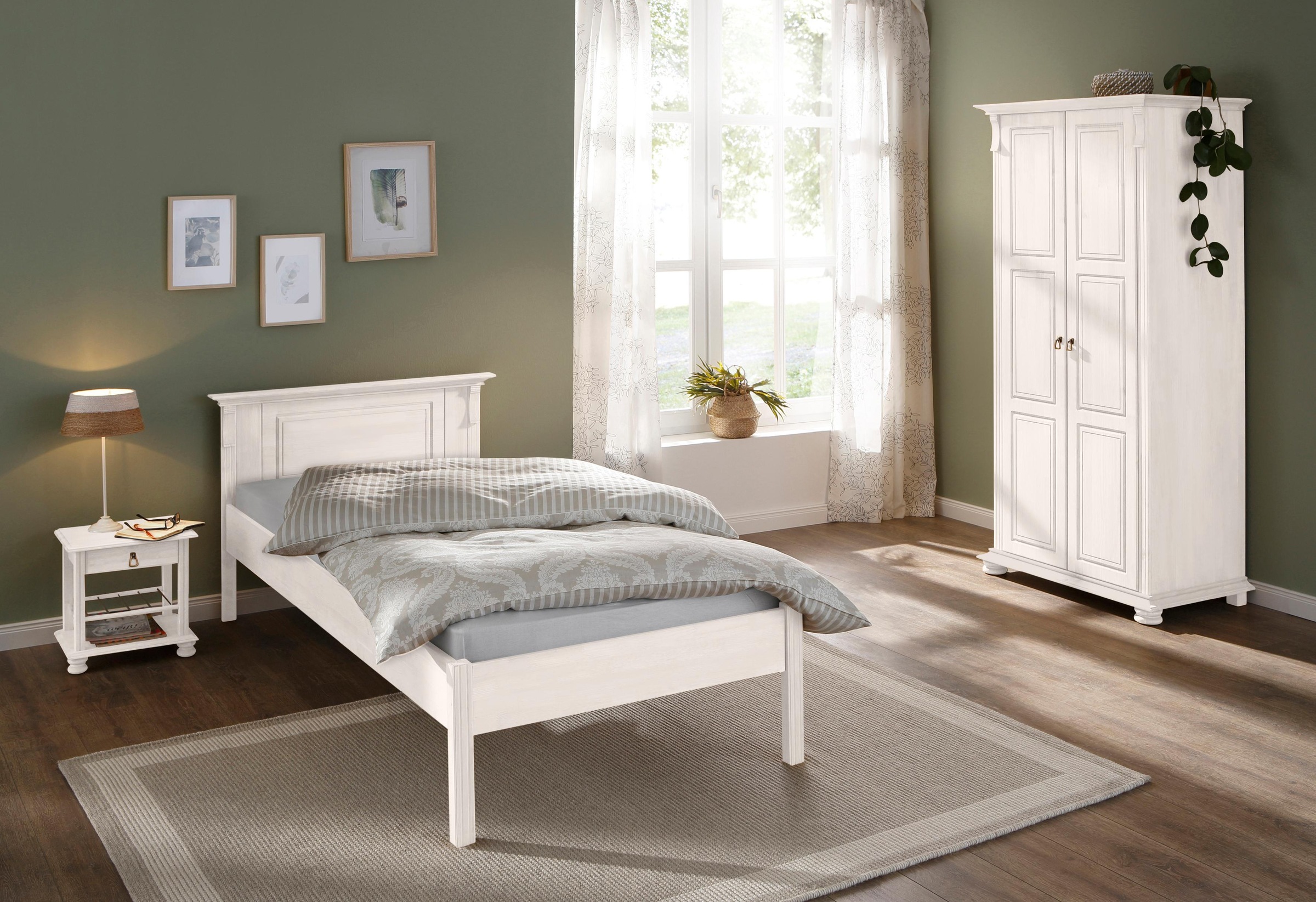 Home affaire Schlafzimmer-Set »Mitu«, (Set, 3 St.), aus massiver Kiefer