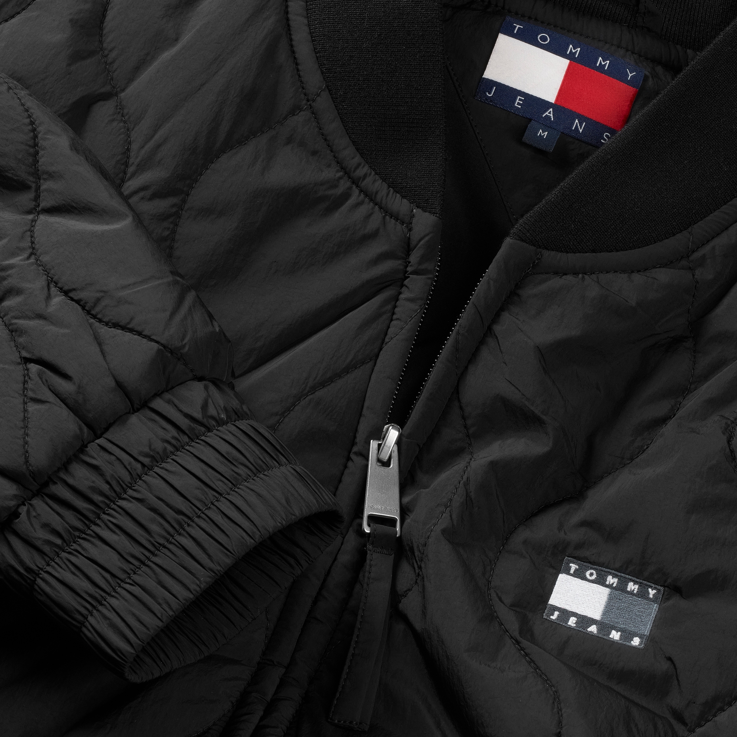 Tommy Jeans Bomberjacke »TJM LW QUILTED BOMBER JACKET EXT«, ohne Kapuze, Mit Rundhalsausschnitt