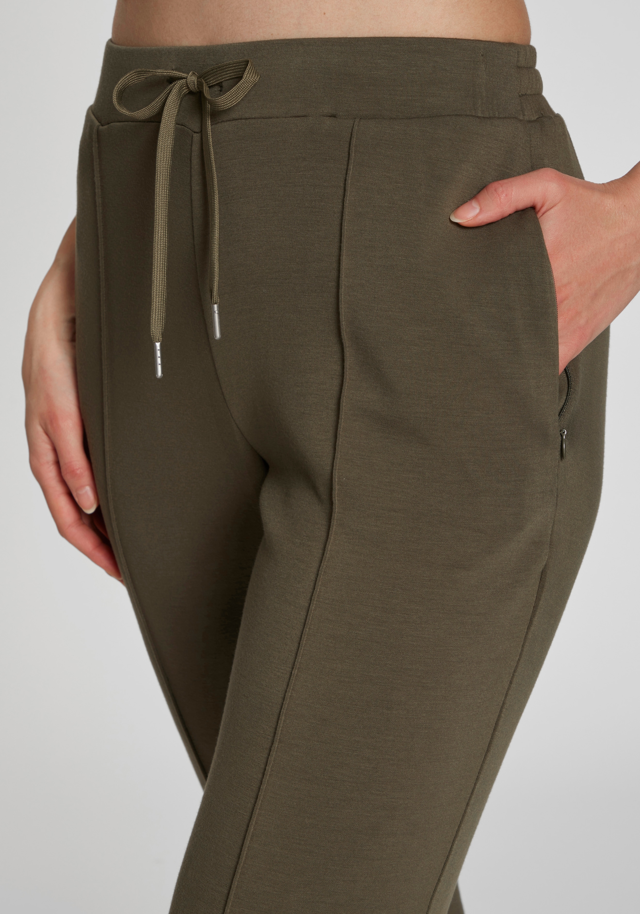 French Connection Jogger Pants  schmale Form mit streckender Biese