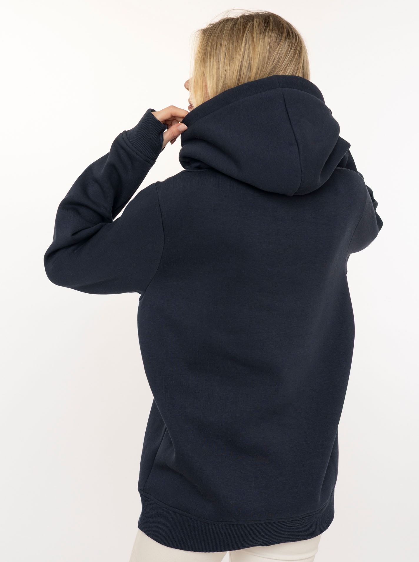 Zwillingsherz Hoodie »"Love Yourslef"«, runde große Frontstickerei, farbige Kordel, Kängurutasche
