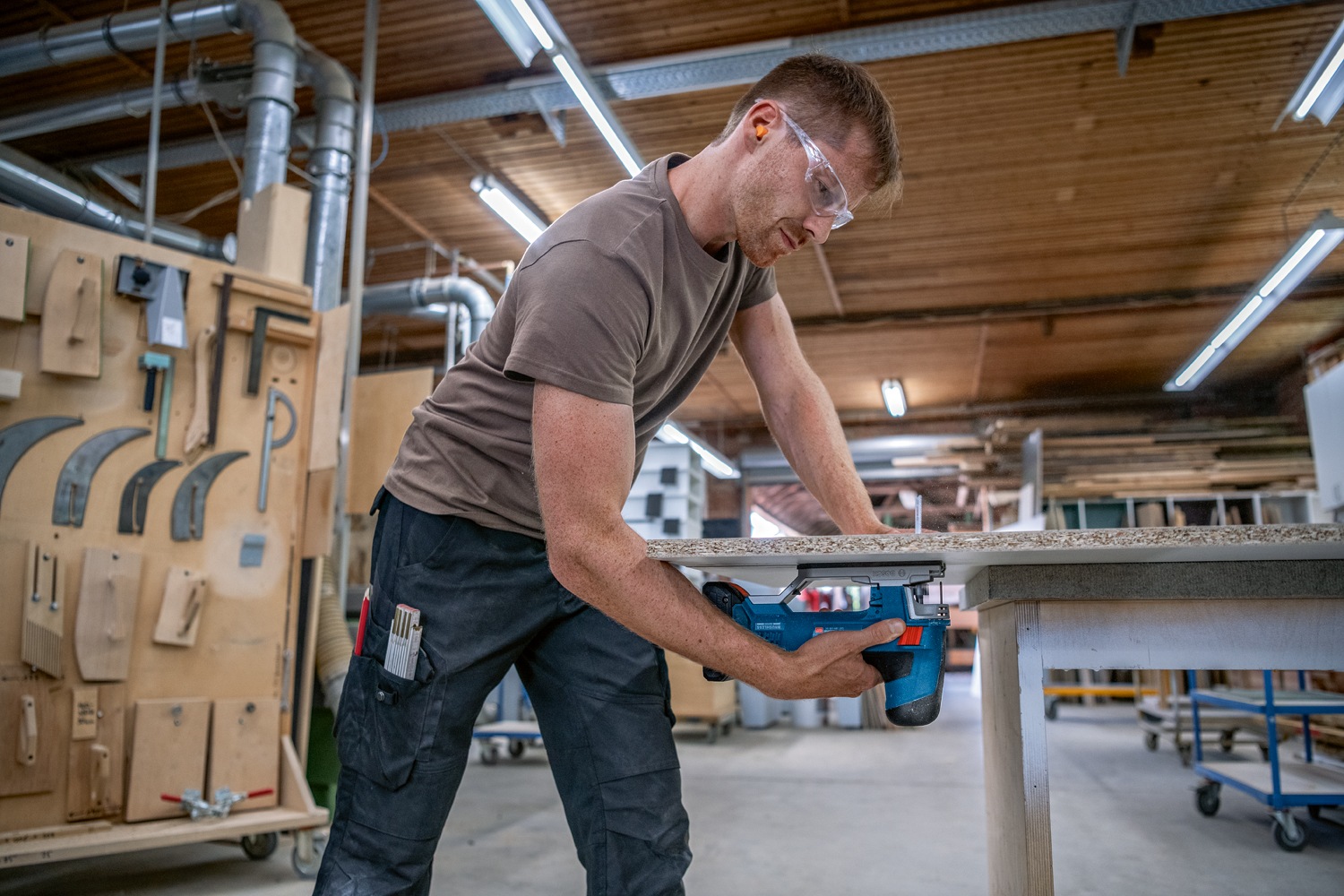 Bosch Professional Akku-Stichsäge »»GST 18V-155 SC««, Inkl. 2x 4,0Ah Akkus und Schnellladegerät GAL 18V-40, in L-BOXX