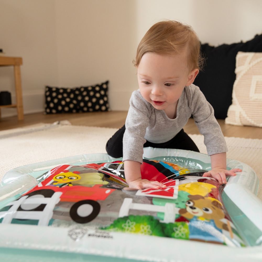 Baby Einstein »Farm Explorers Cal's Sensory Barn« mit Wasser befüllbar