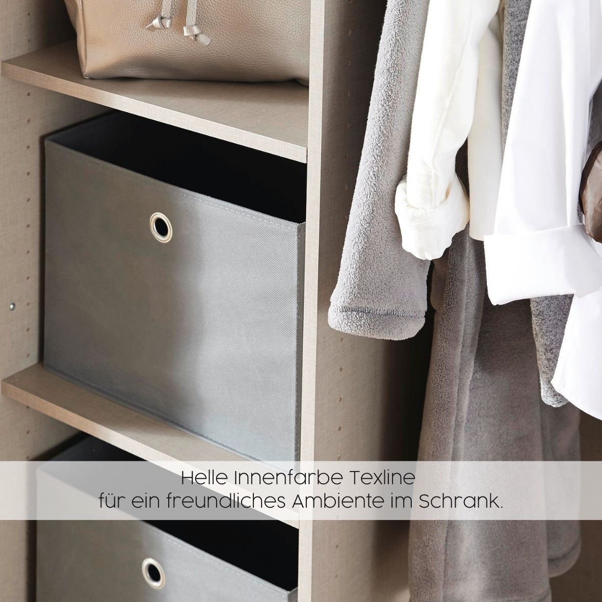 rauch Kleiderschrank »Schwebetürenschrank Schrank Garderobe Wäscheschrank ASTANA« 3 Ausstattungen BASIC/CLASSIC/PREMIUM (inkl. SOFT-CLOSE-FUNKTION),  großflächige Spiegelfront Metallgriffleisten alufarbig MADE IN GERMANY