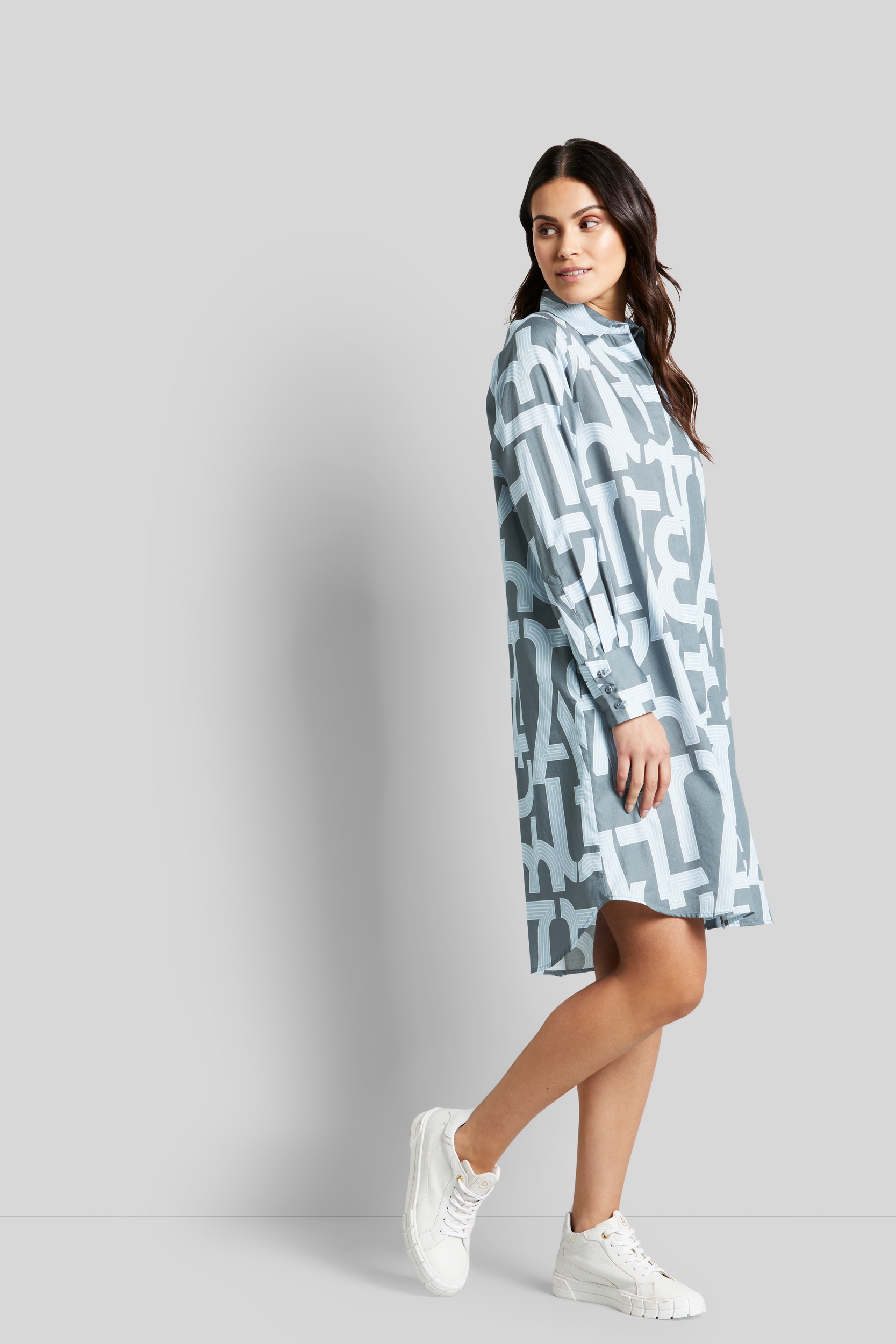 bugatti Blusenkleid, mit Buchstaben-Print