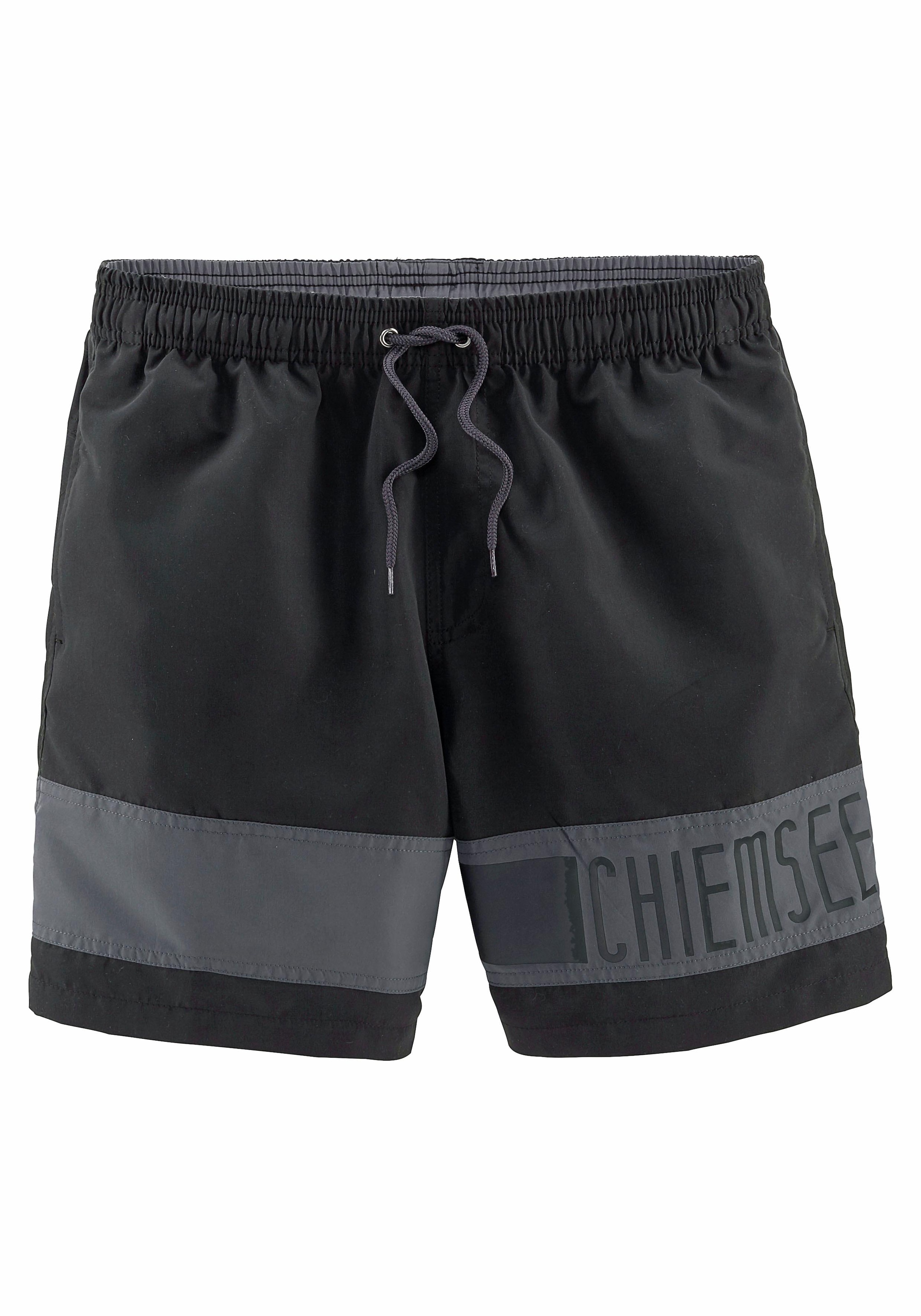 2. Bild von Chiemsee Badeshorts, mit Kontrasteinsatz und Markenschriftzug