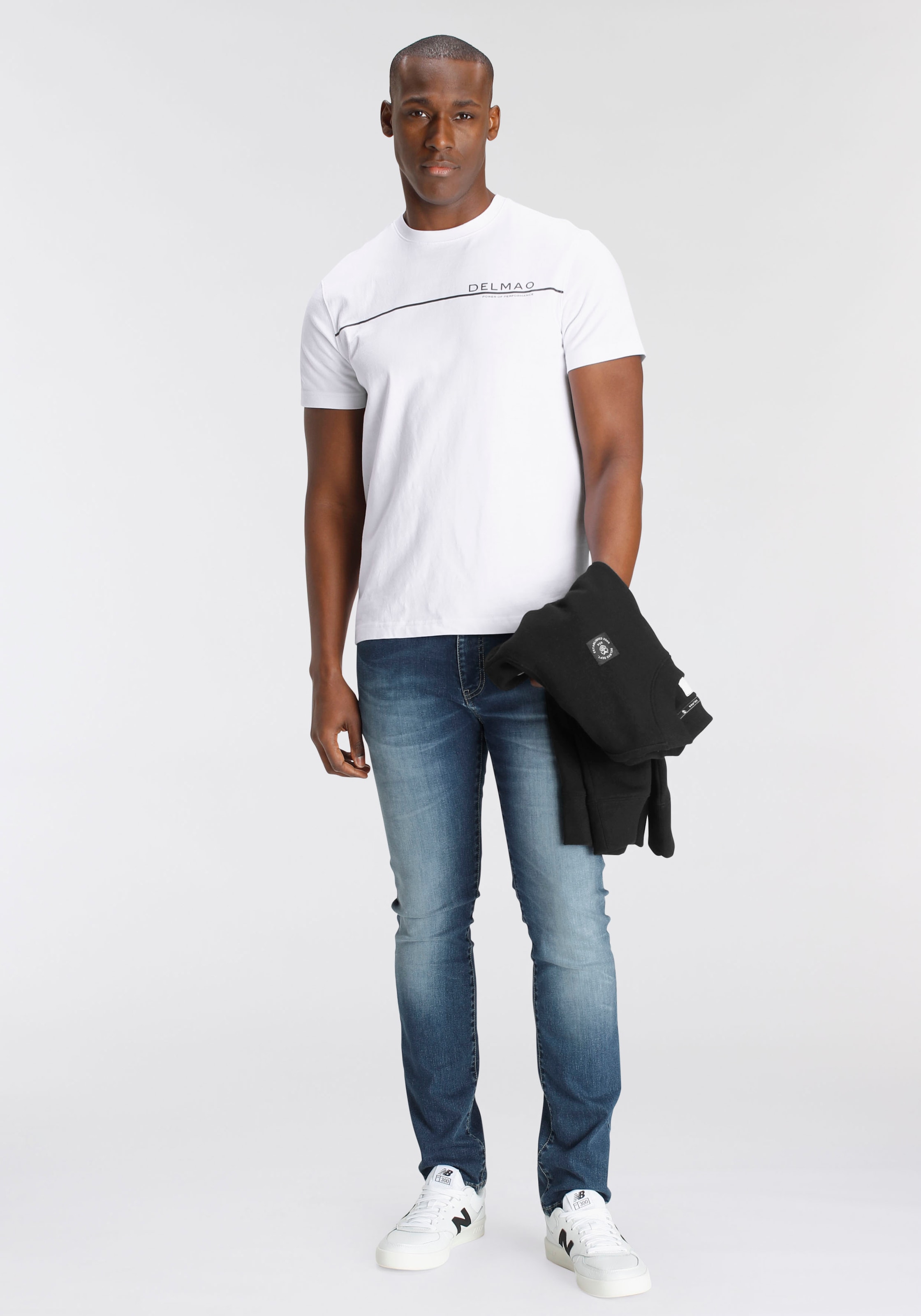 DELMAO T-Shirt, Kurzarm, mit coolem Print, Rundhalsausschnitt, aus 100% Baumwolle