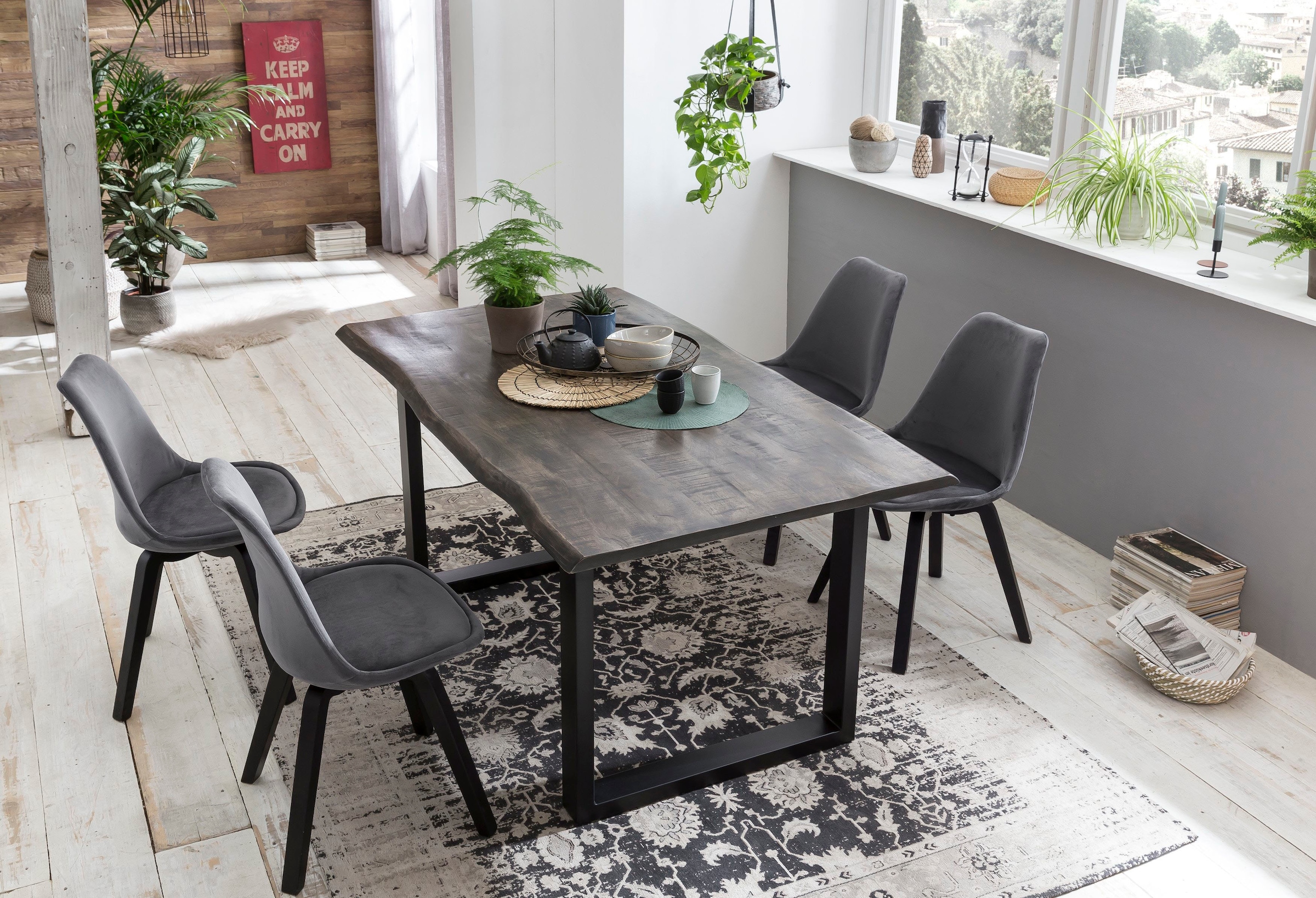 SIT Esstisch mit Baumkante wie gewachsen