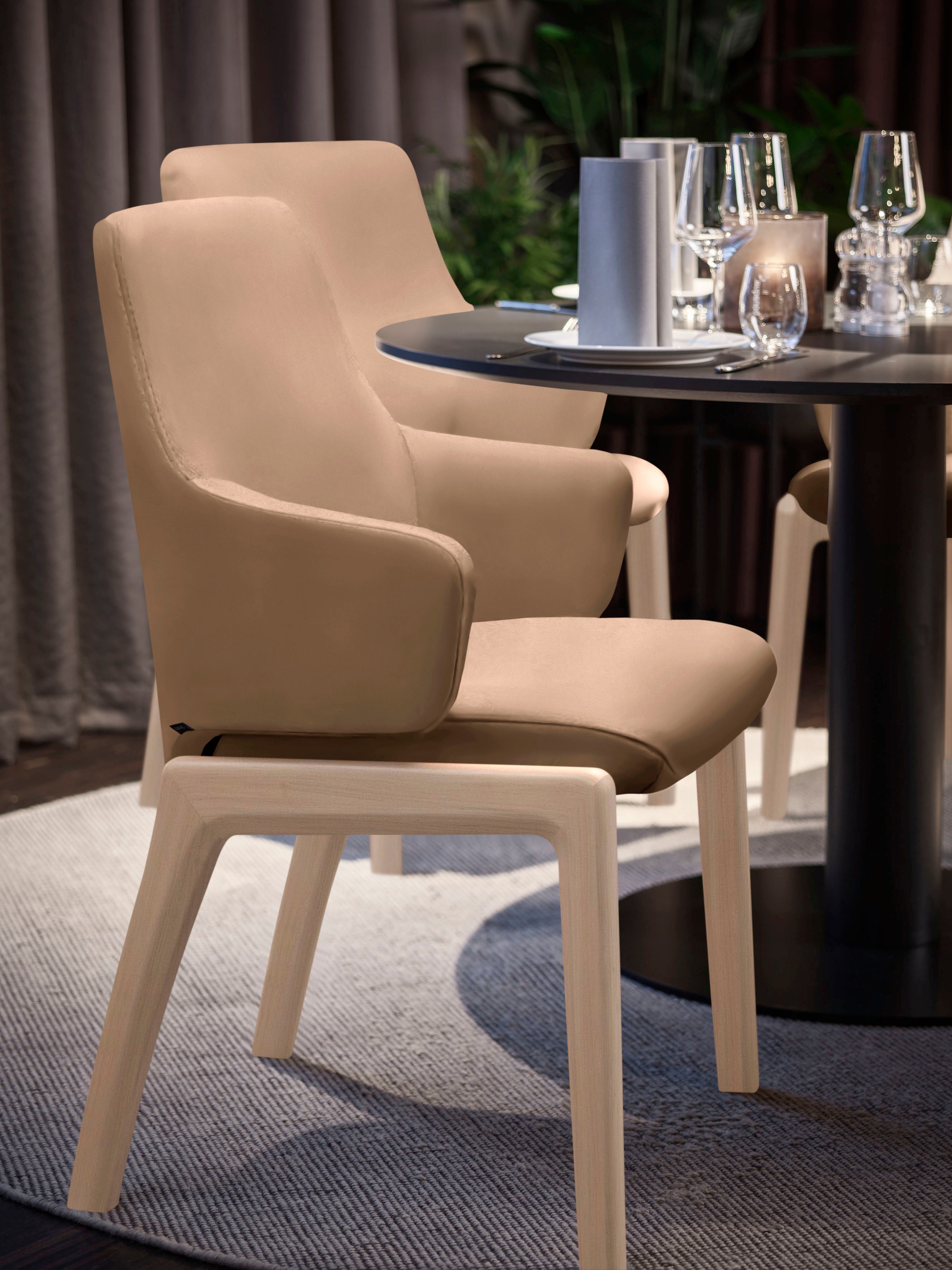 Stressless® Polsterstuhl »Laurel«, Leder BATICK, Low Back mit Armlehne, Größe L, mit abgerundeten Beinen in Walnuss