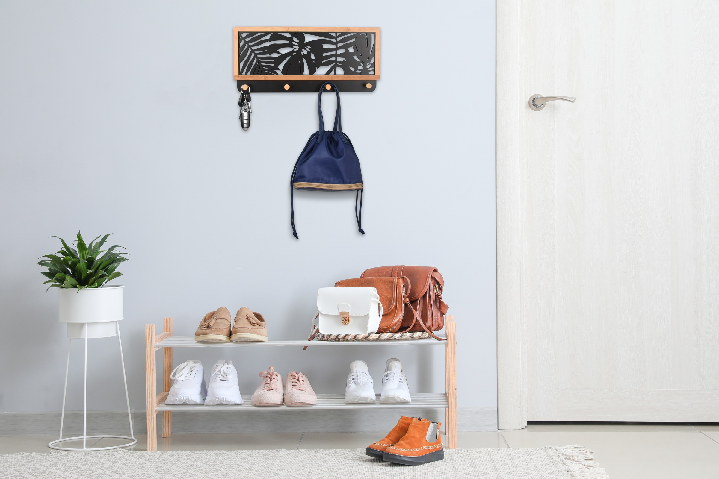 MIRRORS AND MORE Wandgarderobe »Leika«, (1 St.)