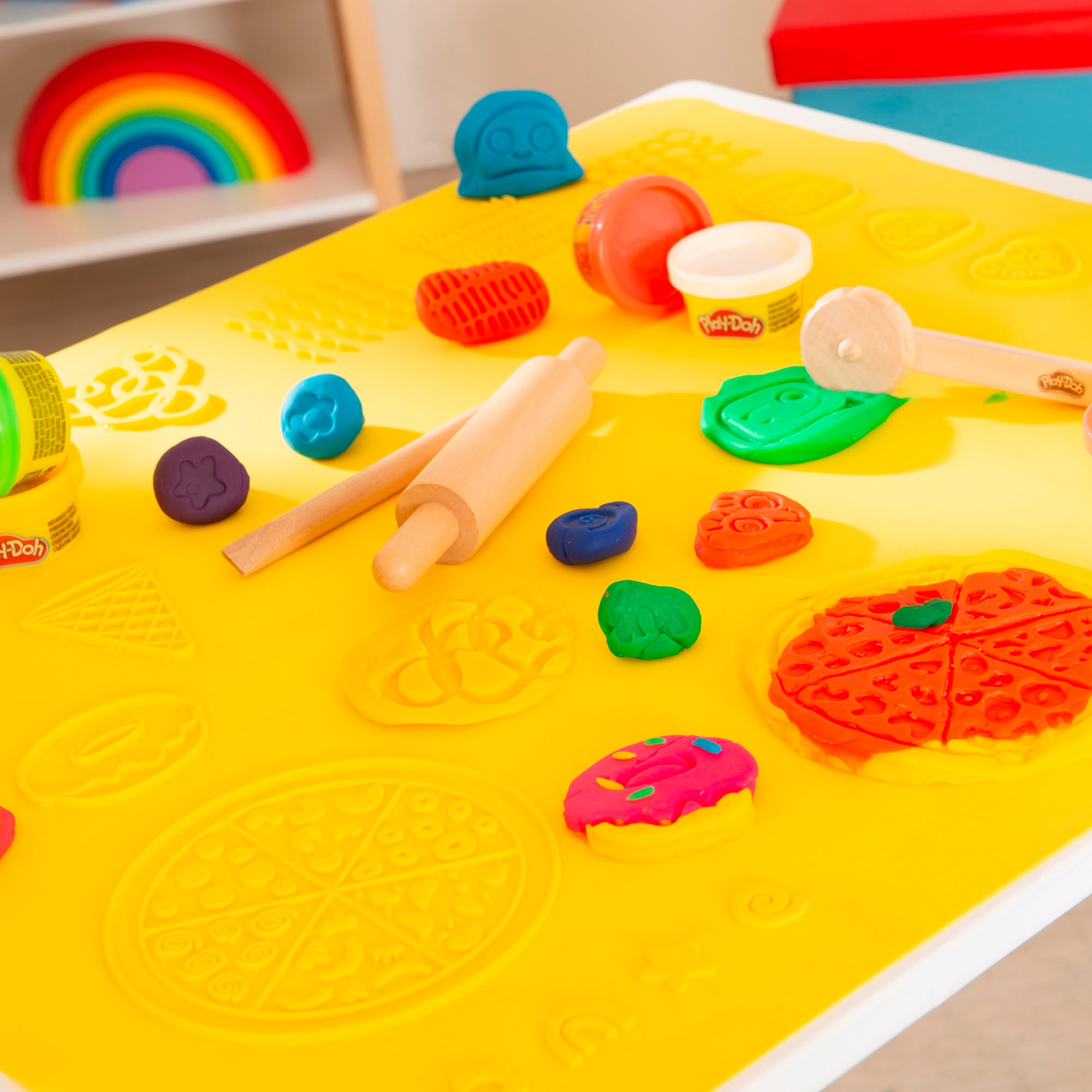 roba® Kindersitzgruppe »Play-Doh«, (Set), inkl. 3D Kreativmatte, Knete und Zubehör