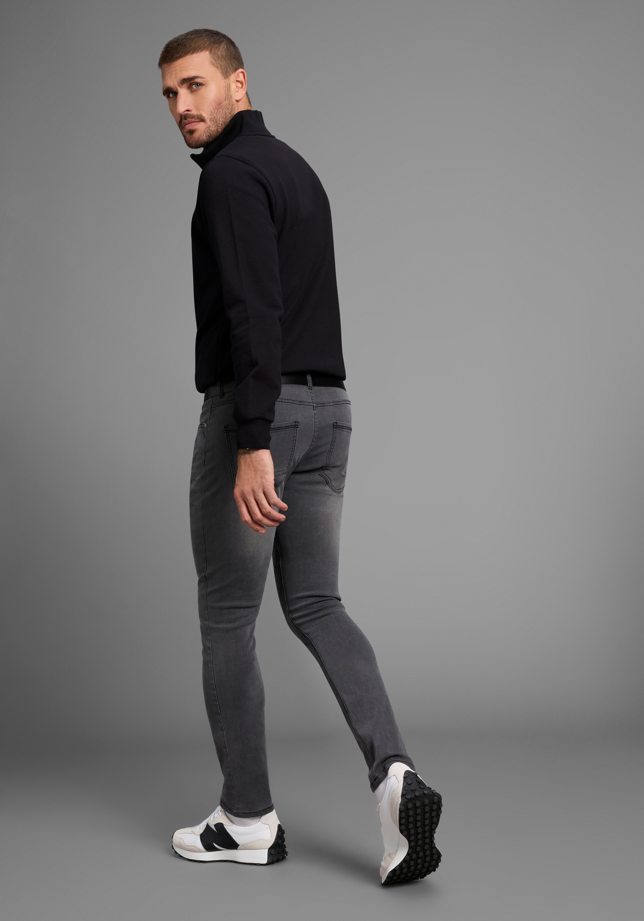 Bruno Banani Slim-fit-Jeans »Grady«, schmale Beinform, niedrige Leibhöhe, mit Eingrifftaschen