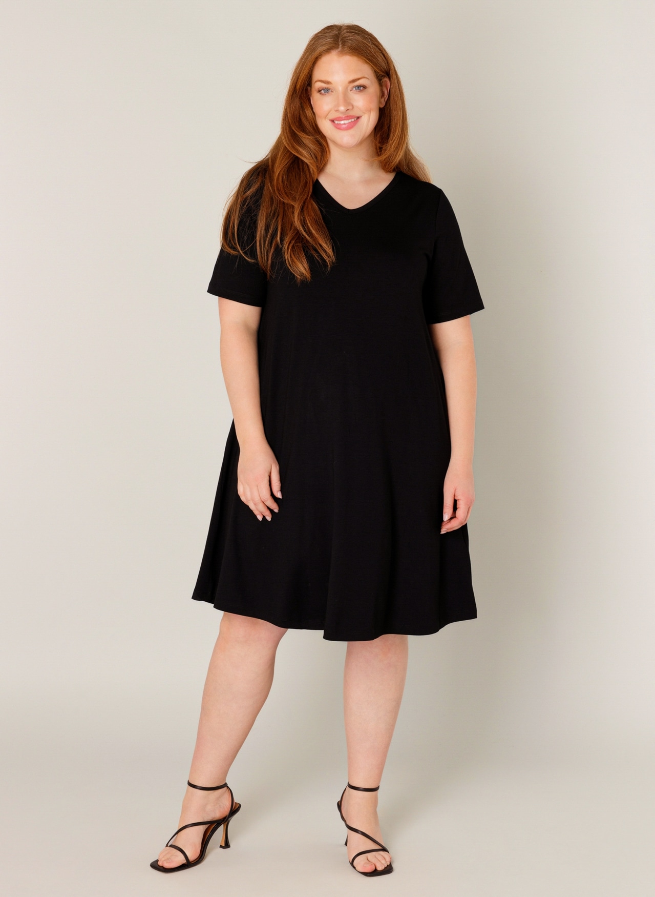 Base Level Curvy Shirtkleid »Abernathy« Sommerkleid In leicht ausgestellter Form