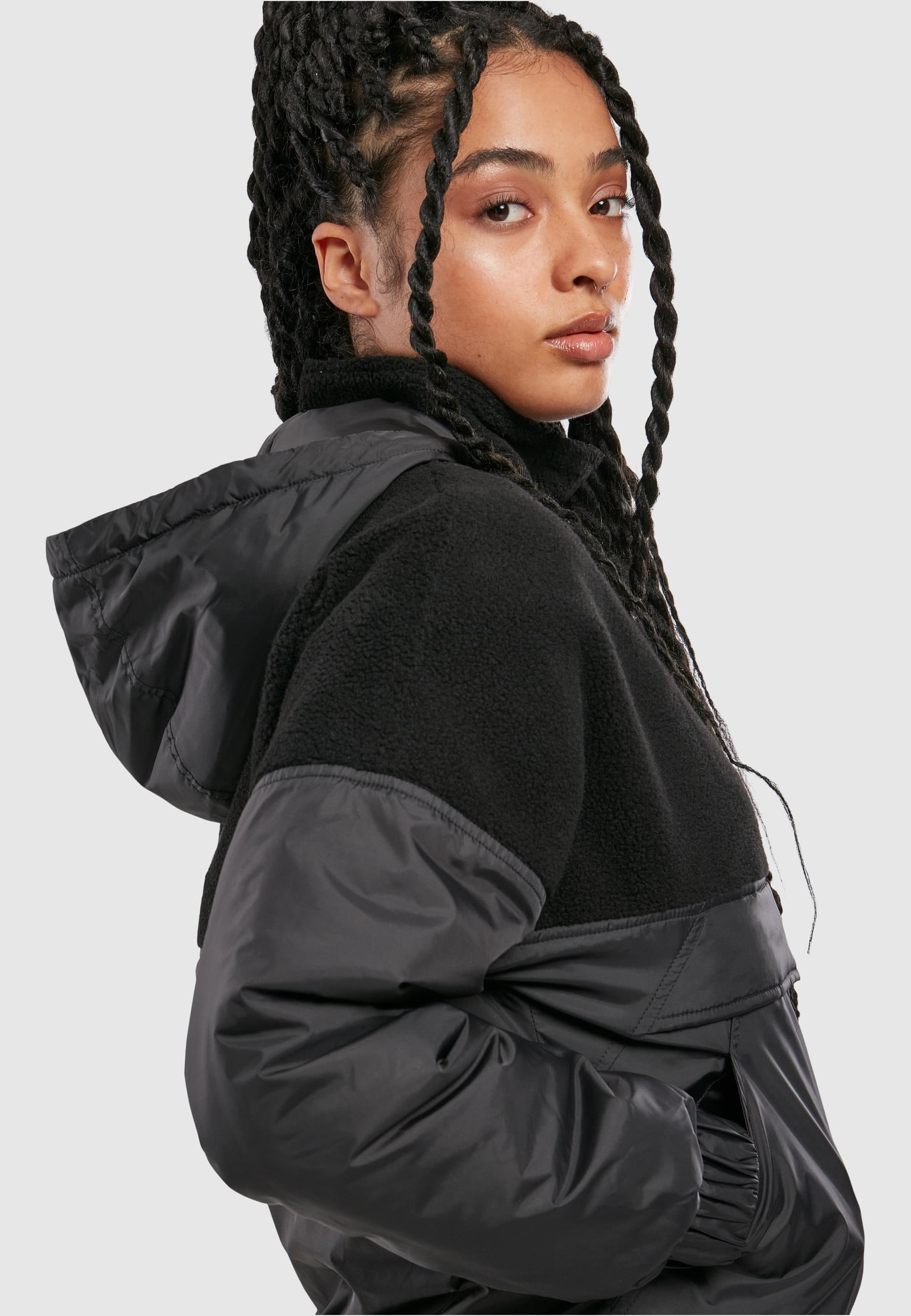 URBAN CLASSICS Winterjacke »Urban Classics Damen Ladies Sherpa Mix Pull Over Jacket« 1 Stk. tlg. mit Kapuze