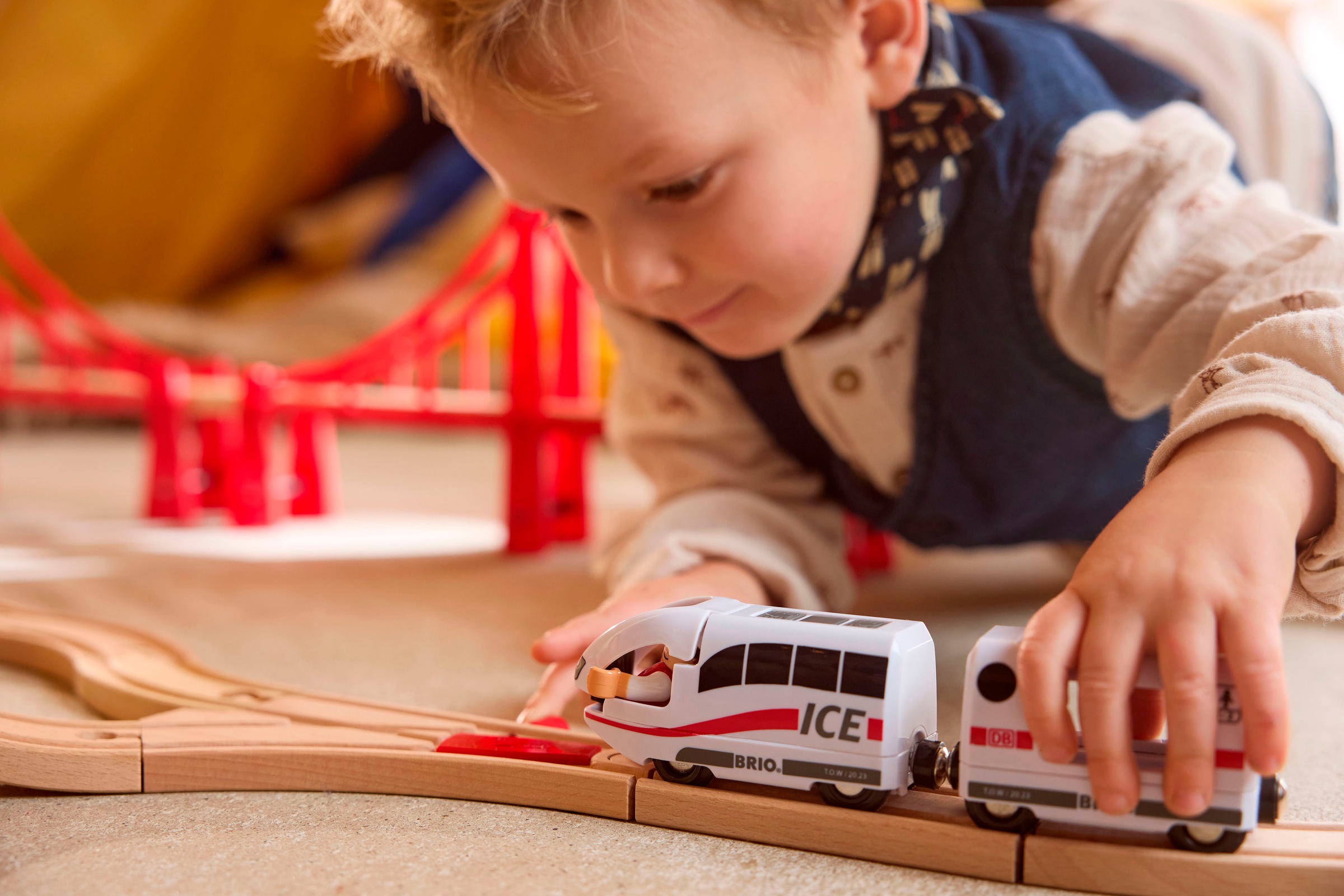 BRIO® Spielzeug-Zug »BRIO® WORLD, ICE Batterie Zug«