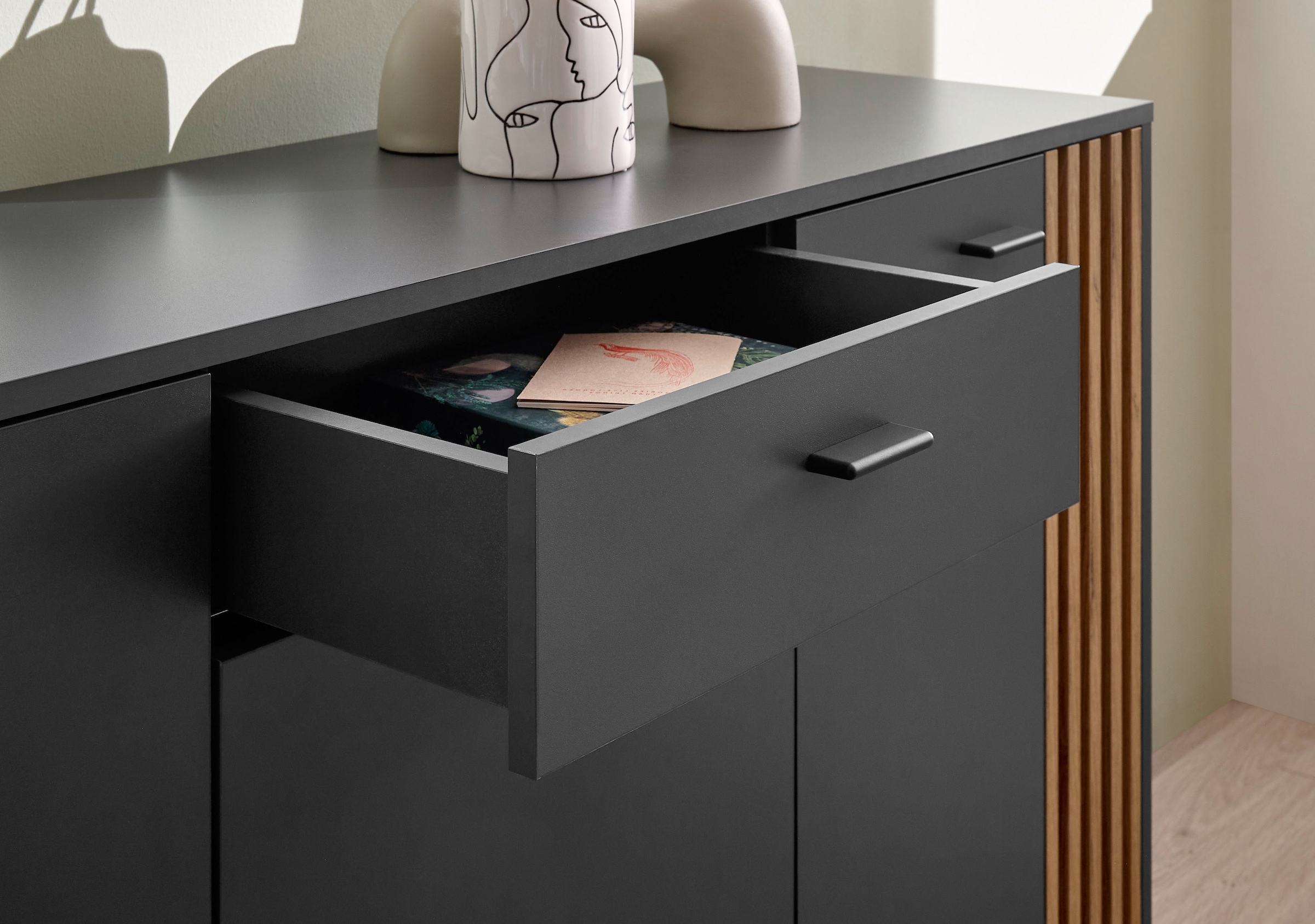 HBZ Lowboard »Dublin TV-Schrank, BxHxT 180x50x38cm«, (1 St.), Breite 180cm, Softclose, Metallgriffe