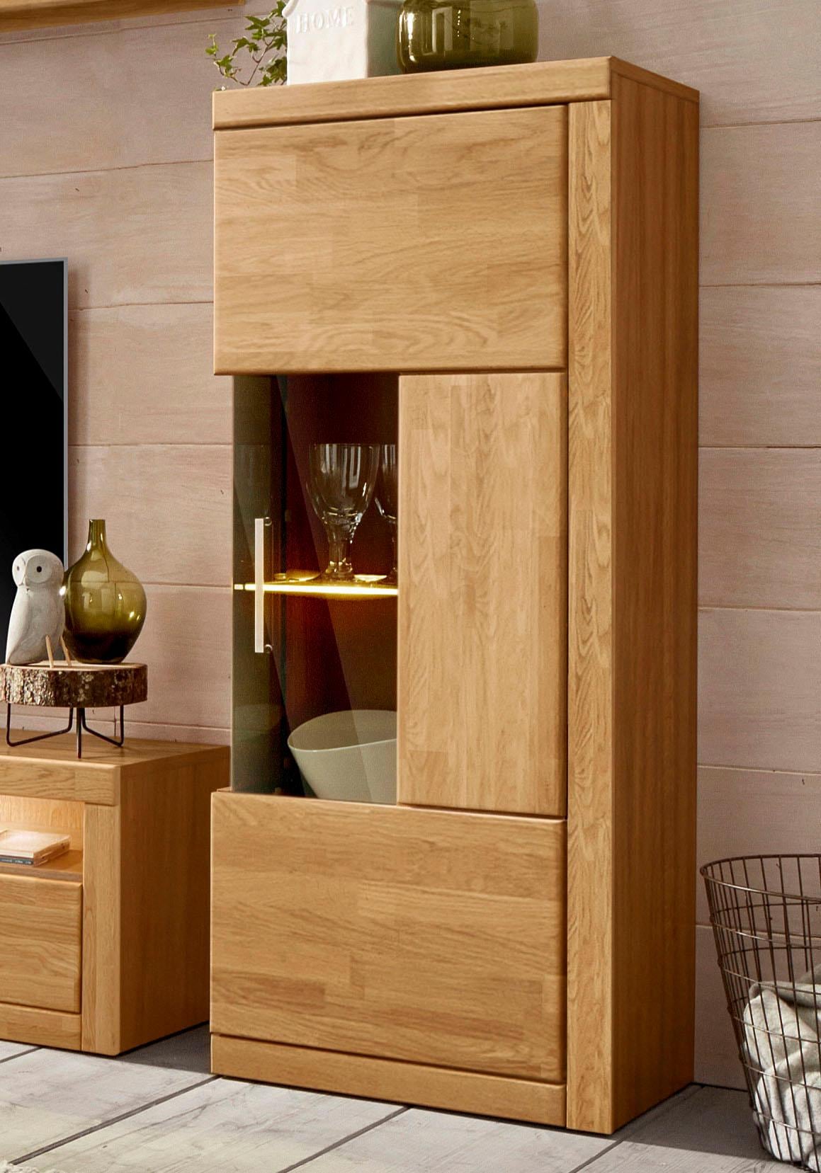Home affaire Vitrine »Ribe,125cm hoch,35 cm tief,4 Fächer,1Glasboden variabel einsetzbar«, Massivholz, Holzwerkstoff,dunkles gehärtetes Glas, Metall Griffe