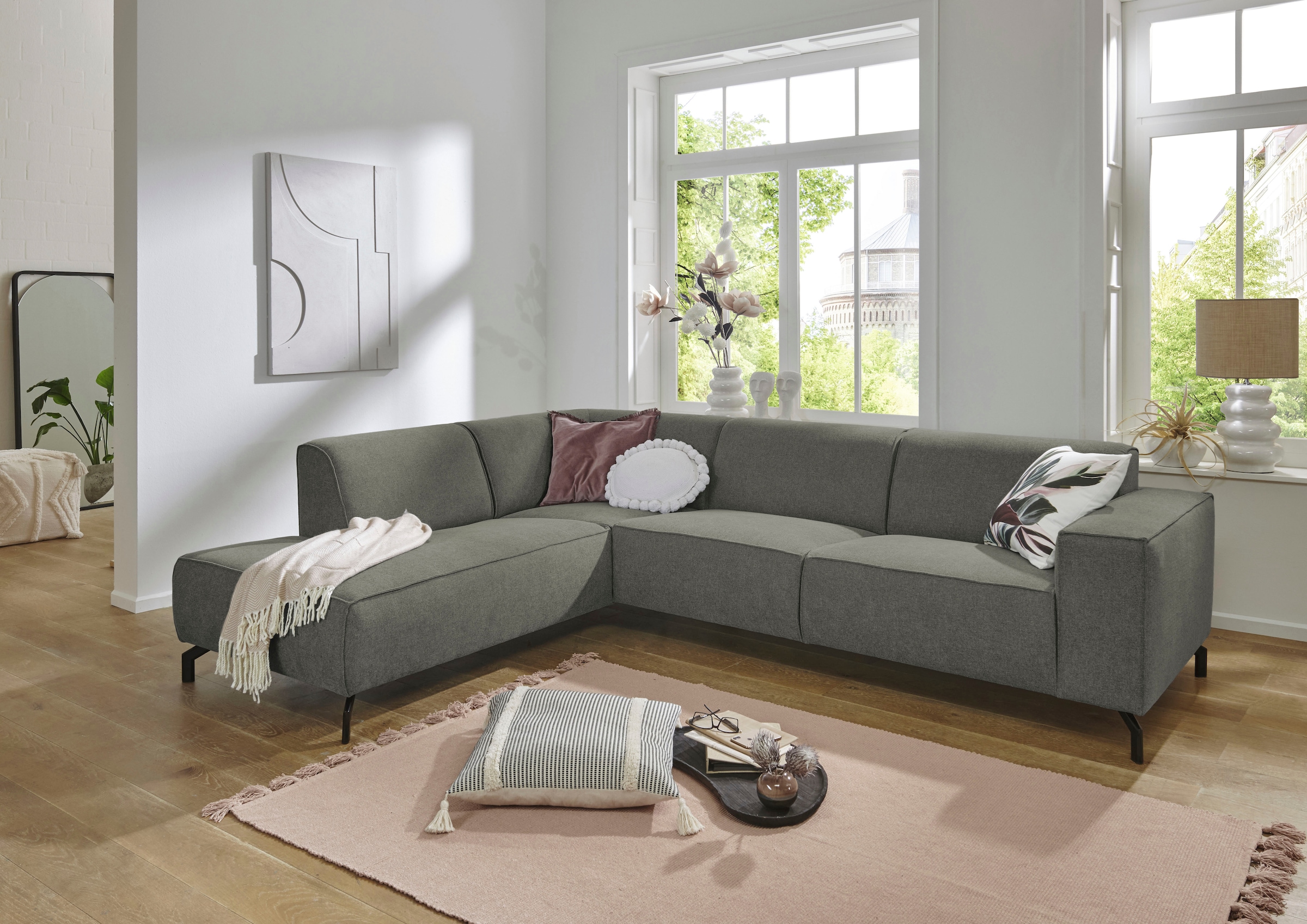 Places of Style Ecksofa Lorcan, in Lederoptik oder Strukturstoff lieferbar
