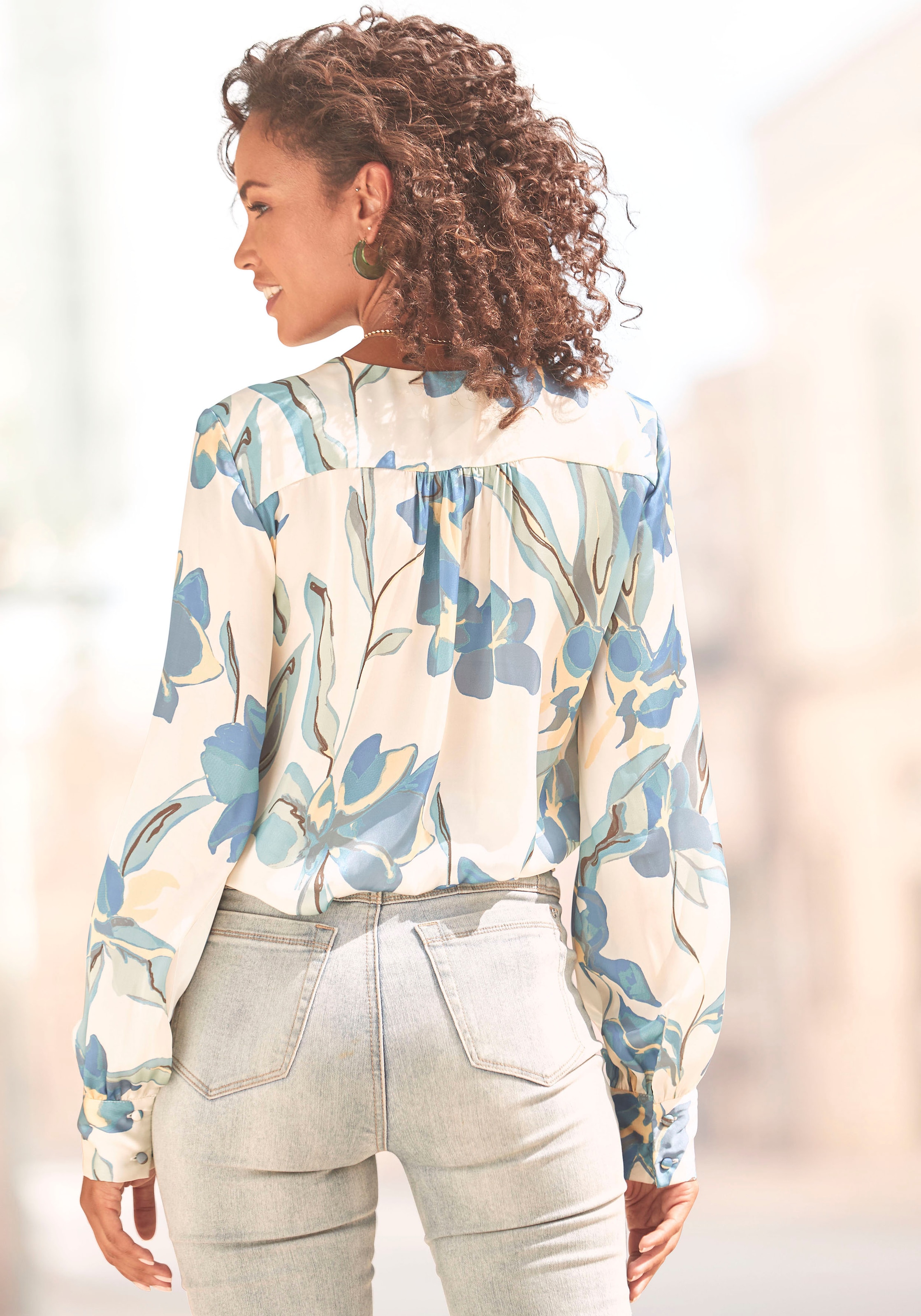 LASCANA Satinbluse mit Blumendruck