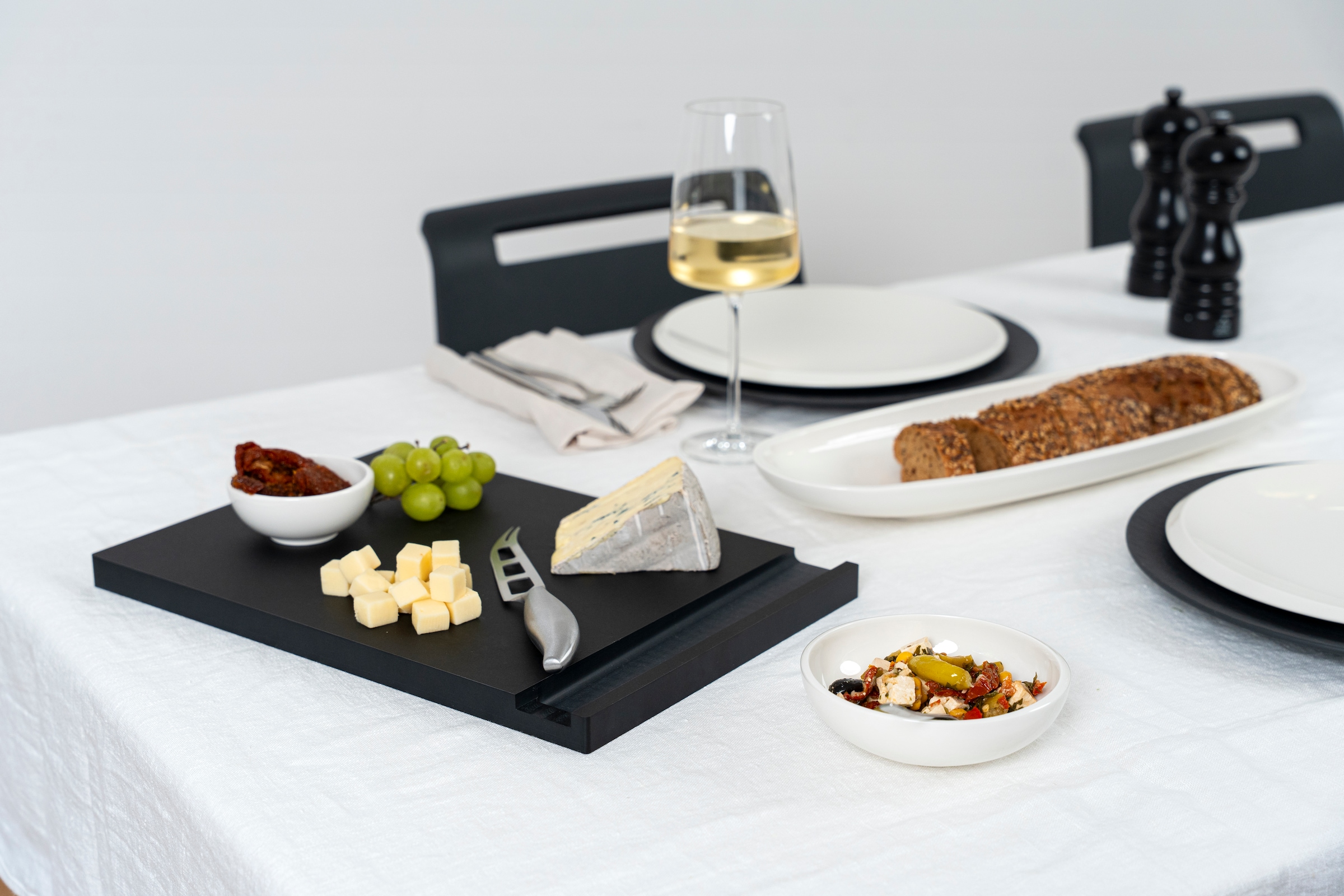 Continenta Käsebrett »mit Messer, Duracore schwarz« hochwertige Verarbeitung, inkl. Käsemesser