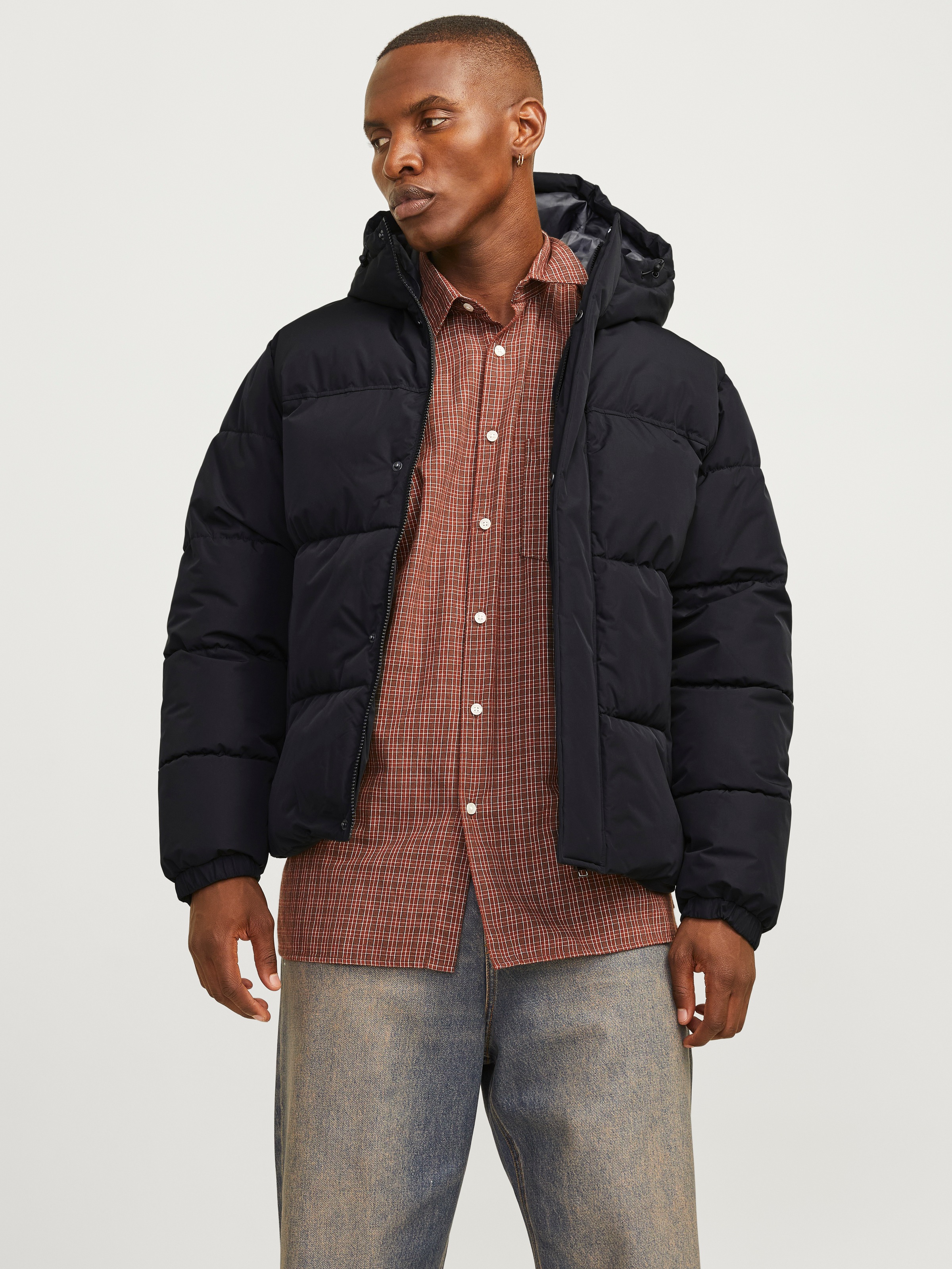 JACK & JONES Steppjacke »JJEBRADLEY PUFFER HOOD SN« mit Kapuze Black L L Moderne Jacke von Jack & Jones