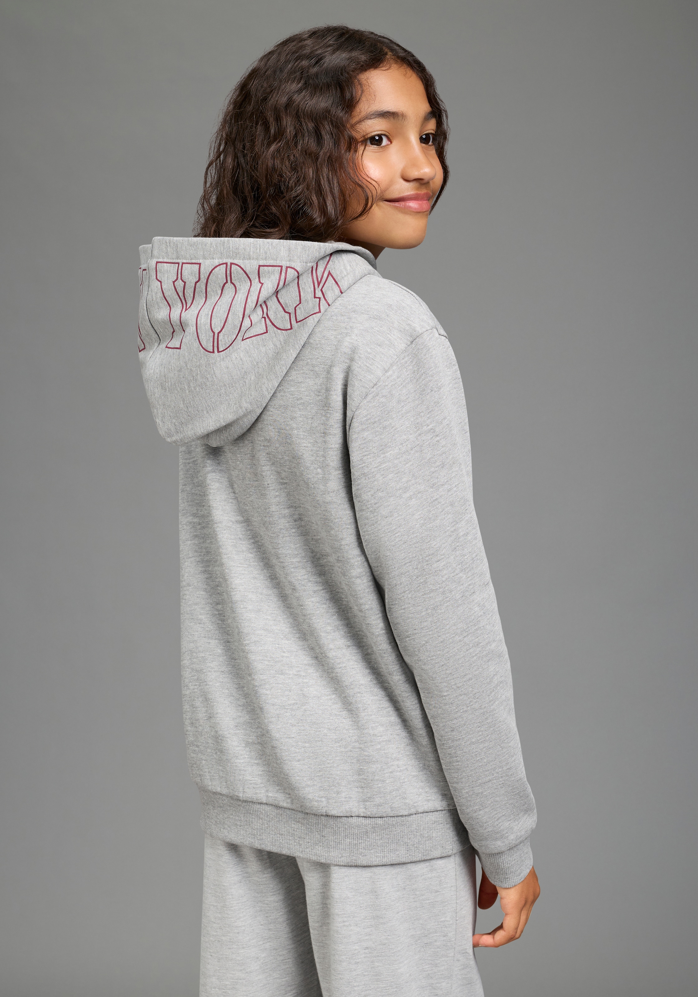 KIDSWORLD Kapuzensweatshirt », Hoodie mit Print auf der Kapuze«, Langarm,  weite Passform,  stylischer Druck,  Basic-Stil
